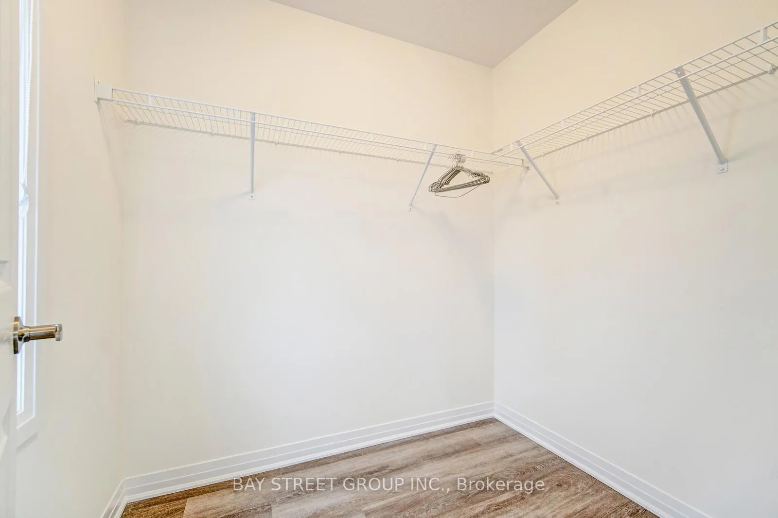 Photo 23 of 149 Wilmot Road N, Brantford — HOMEH