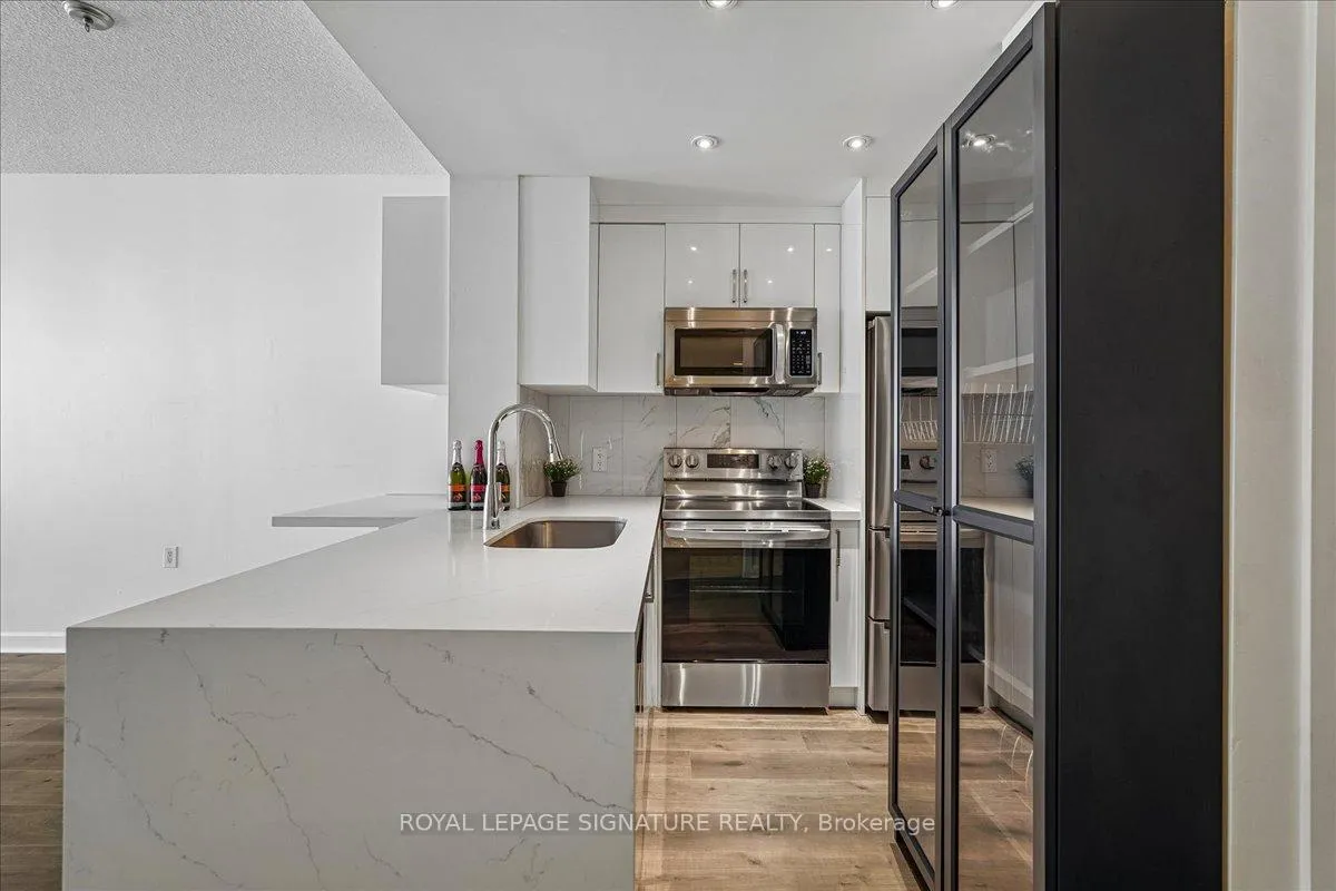 Photo 3 of Unit 703, 85 Bloor Street E, Toronto, Church-Yonge Corridor — HOMEH