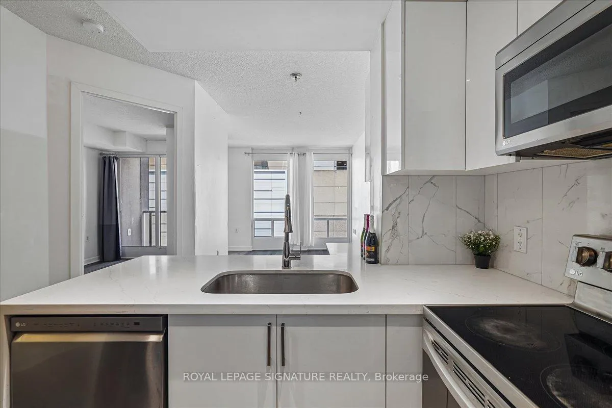 Photo 14 of Unit 703, 85 Bloor Street E, Toronto, Church-Yonge Corridor — HOMEH
