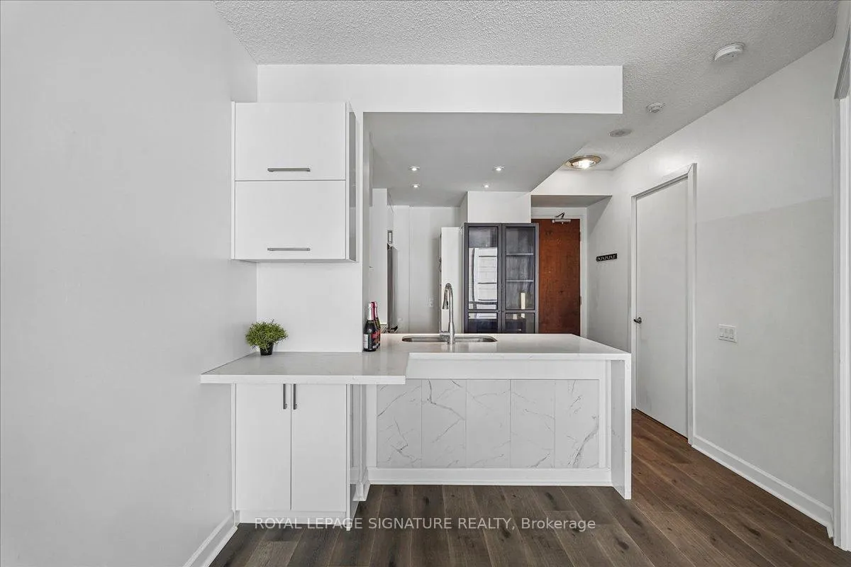 Photo 15 of Unit 703, 85 Bloor Street E, Toronto, Church-Yonge Corridor — HOMEH