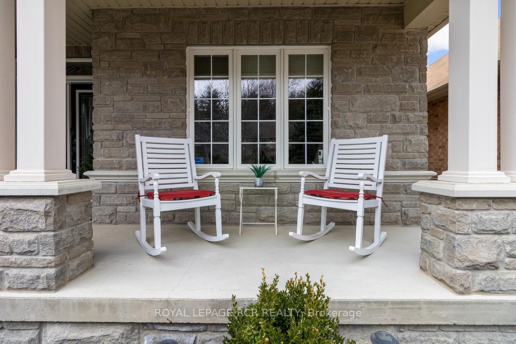 Photo 2 of 32 Borland Crescent, Caledon, Caledon East — HOMEH