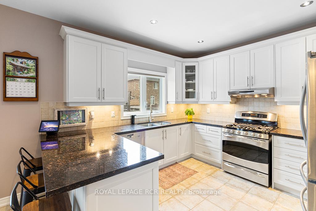 Photo 7 of 32 Borland Crescent, Caledon, Caledon East — HOMEH