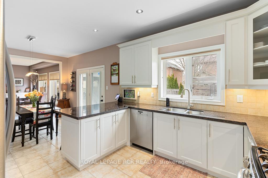 Photo 8 of 32 Borland Crescent, Caledon, Caledon East — HOMEH