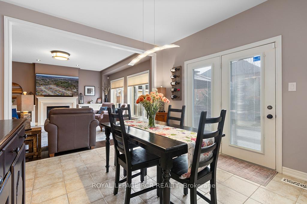 Photo 13 of 32 Borland Crescent, Caledon, Caledon East — HOMEH