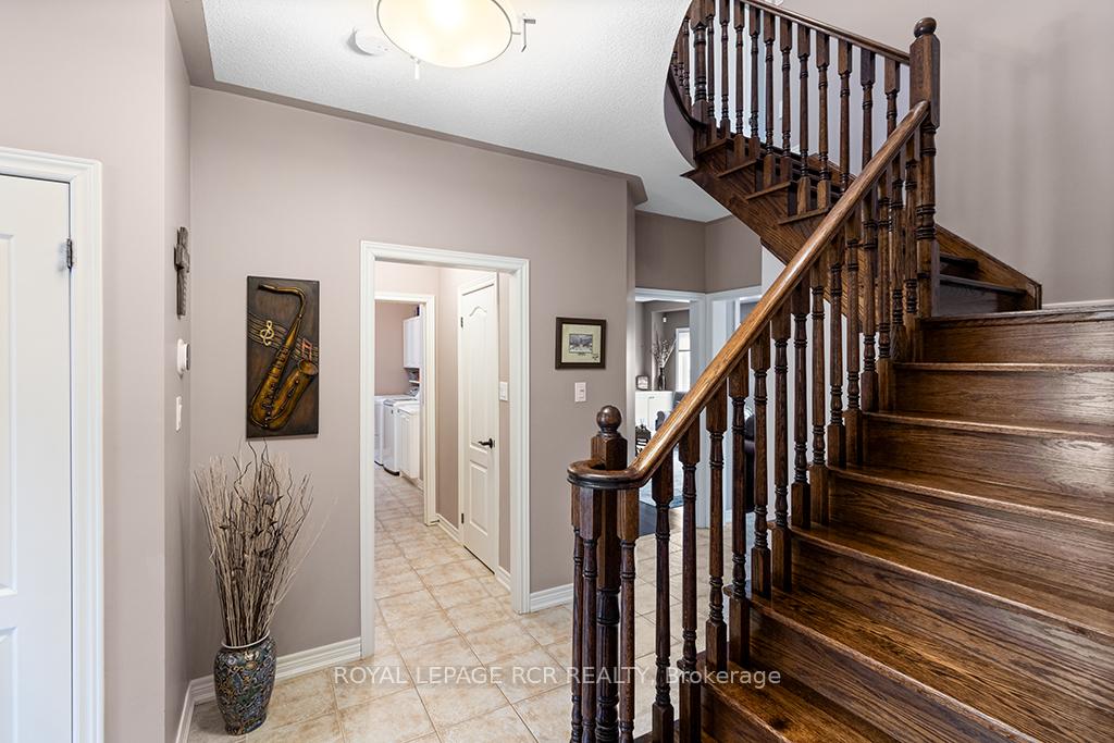 Photo 23 of 32 Borland Crescent, Caledon, Caledon East — HOMEH