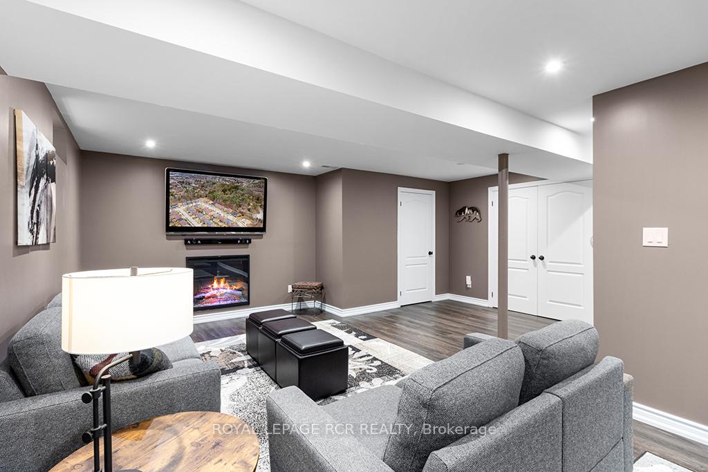 Photo 40 of 32 Borland Crescent, Caledon, Caledon East — HOMEH