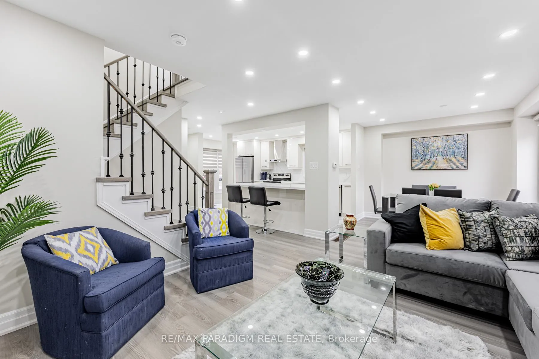 Photo 15 of 612 Flavelle Court, Pickering, Amberlea — HOMEH