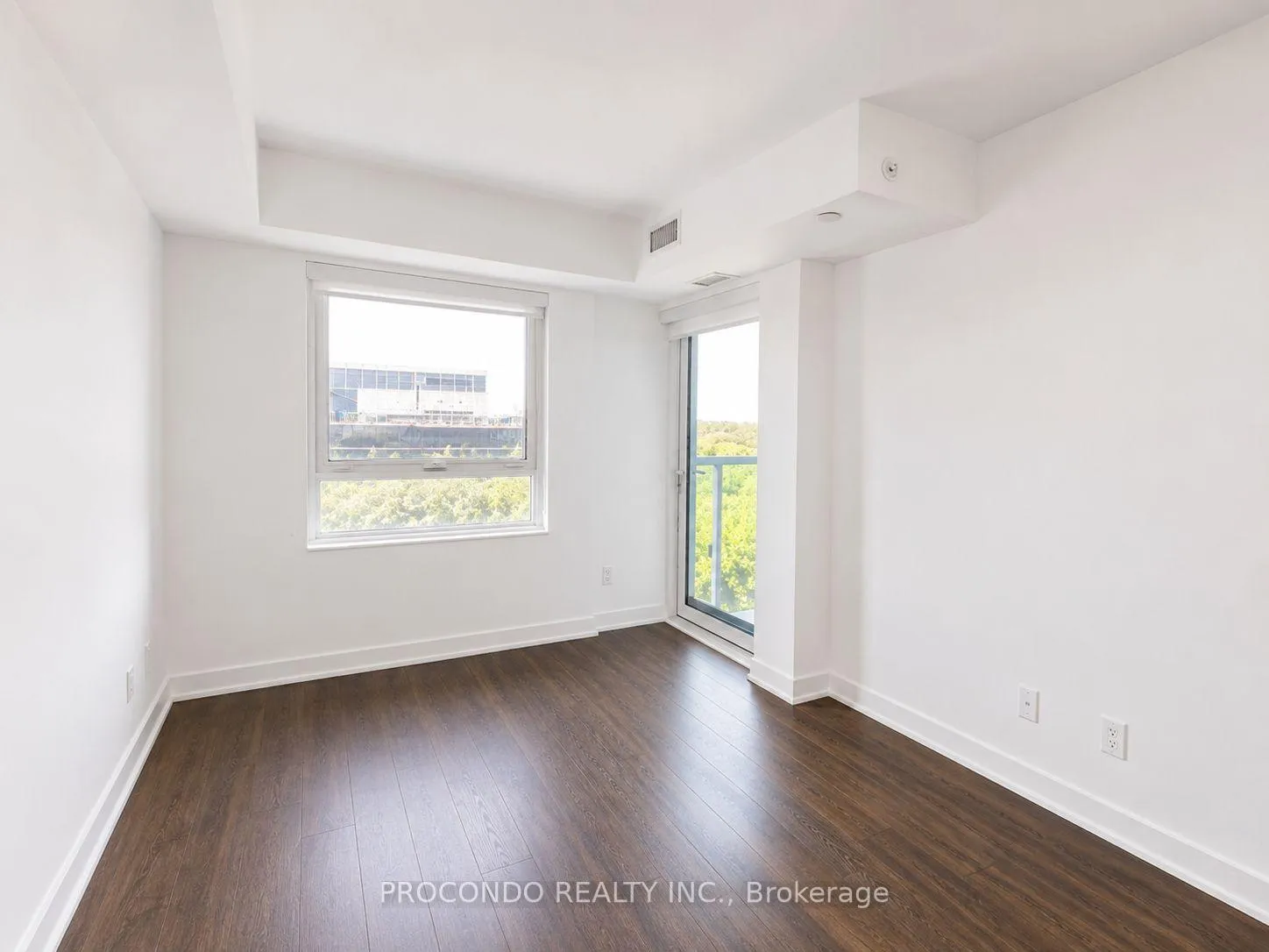Photo 4 of Unit 606, 609 Sherbourne Street, Toronto, North St. James Town — HOMEH