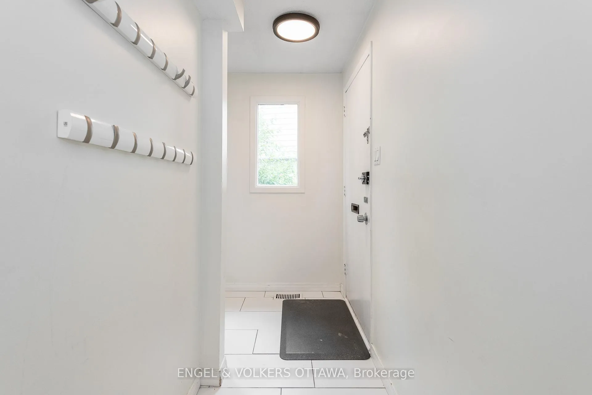 Photo 2 of 75 Woodfield Drive, Ottawa, Tanglewood — HOMEH