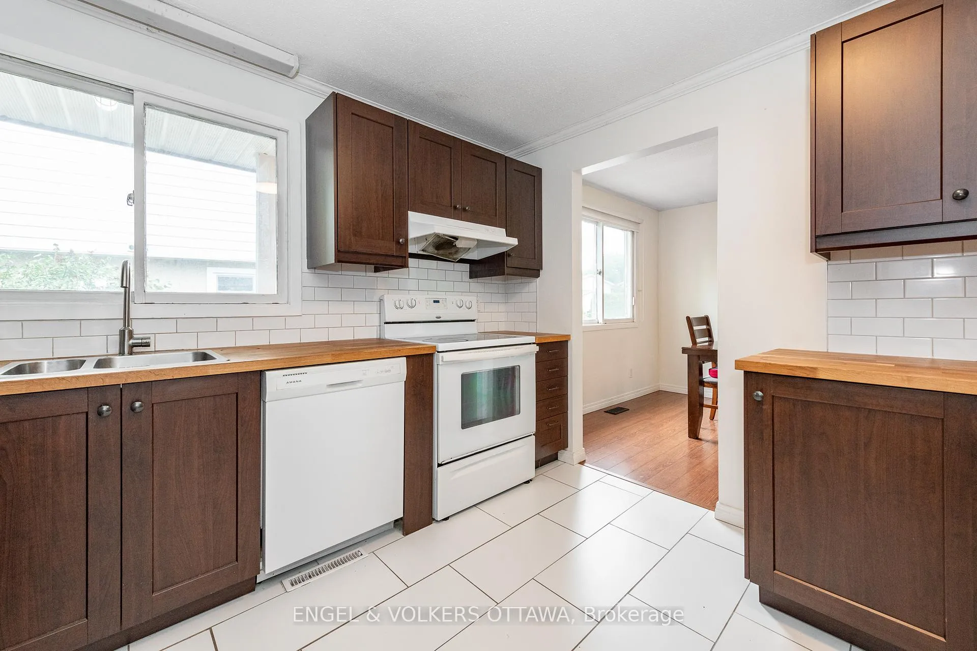 Photo 4 of 75 Woodfield Drive, Ottawa, Tanglewood — HOMEH