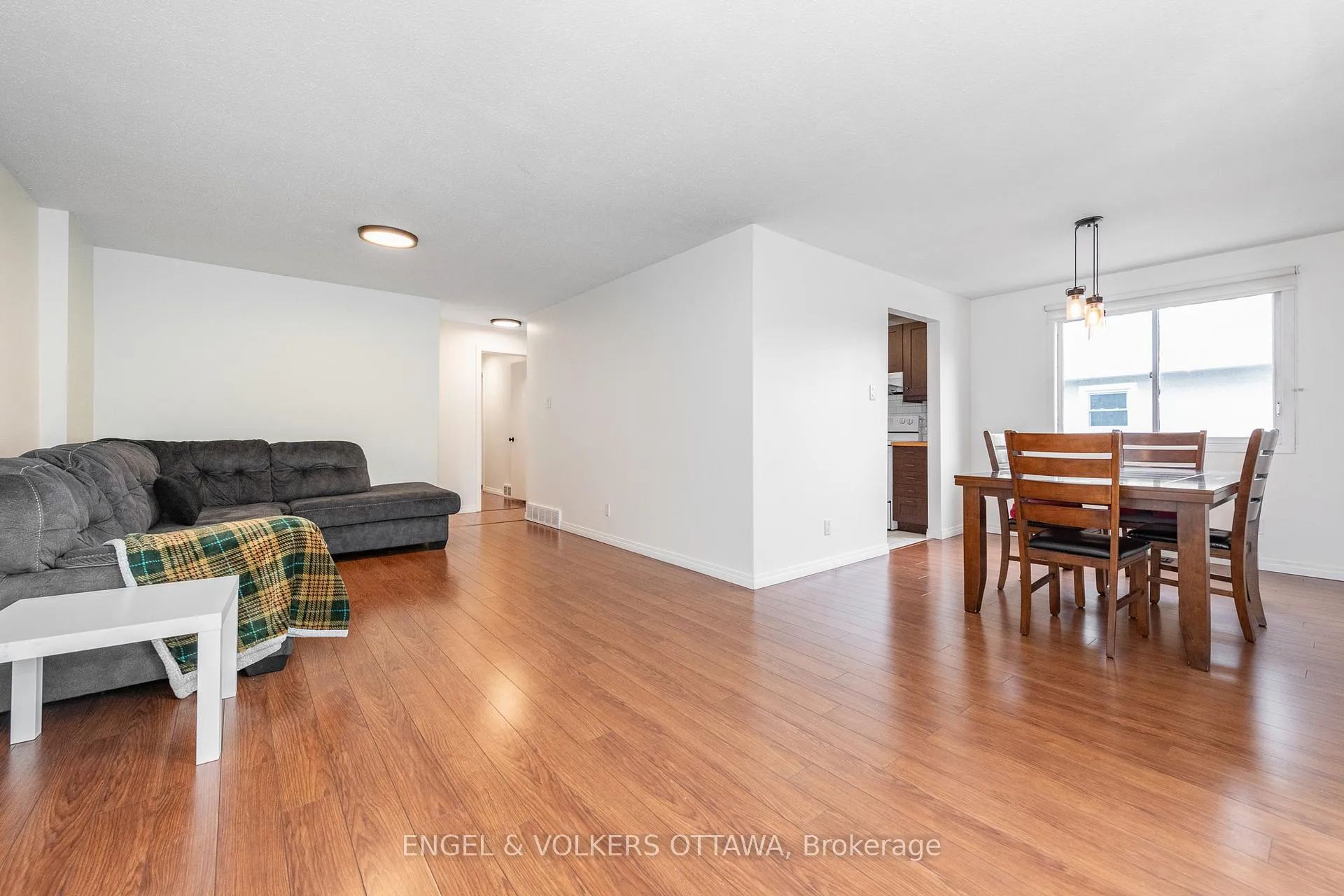 Photo 7 of 75 Woodfield Drive, Ottawa, Tanglewood — HOMEH