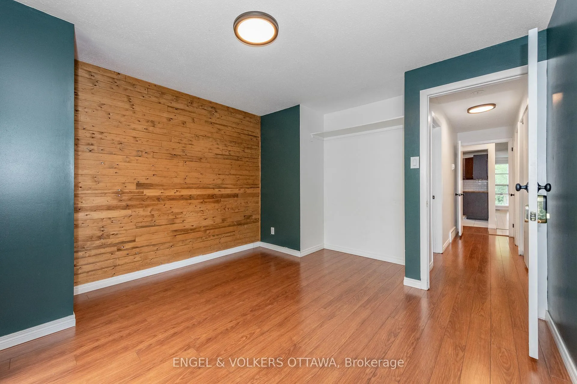 Photo 13 of 75 Woodfield Drive, Ottawa, Tanglewood — HOMEH