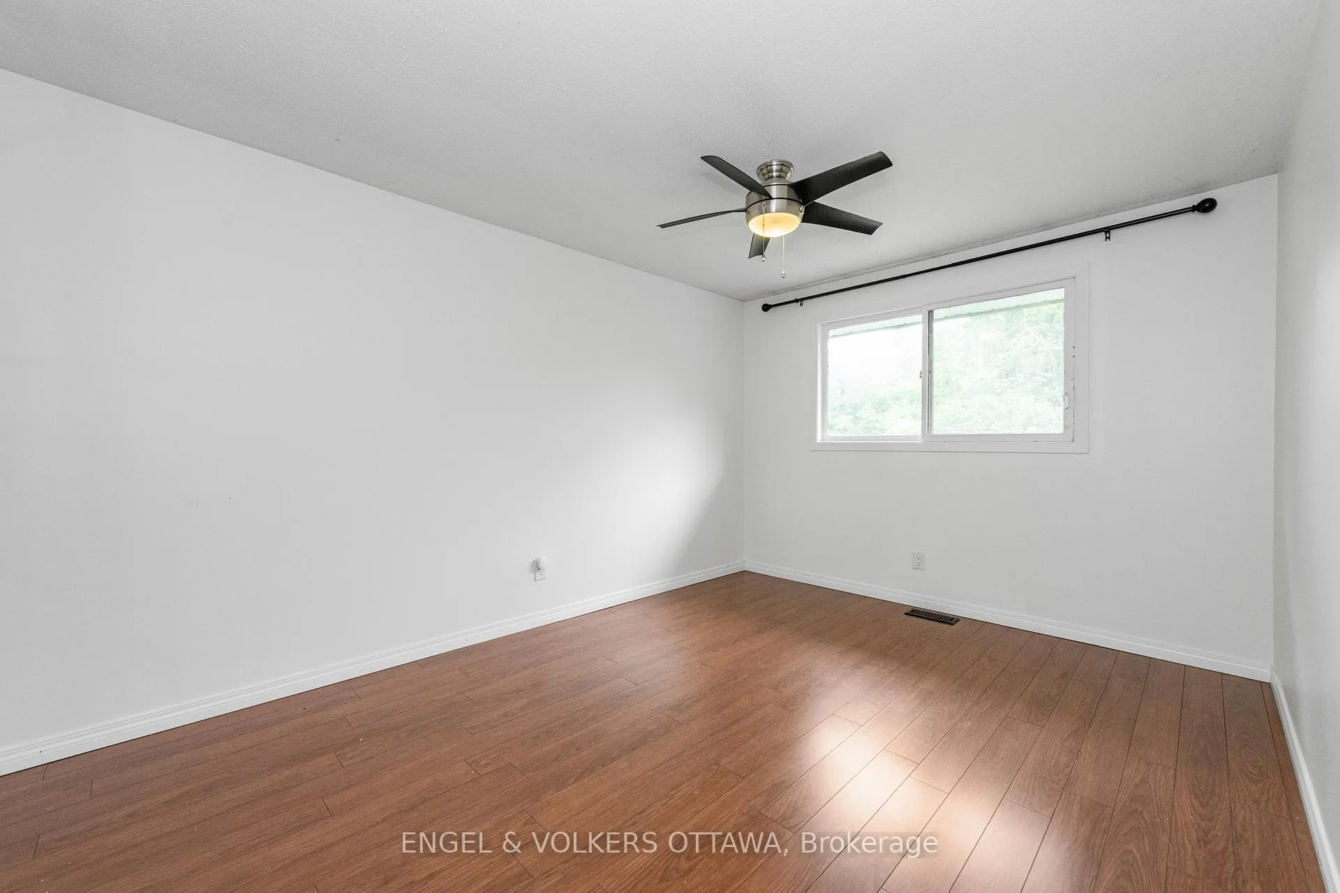 Photo 14 of 75 Woodfield Drive, Ottawa, Tanglewood — HOMEH