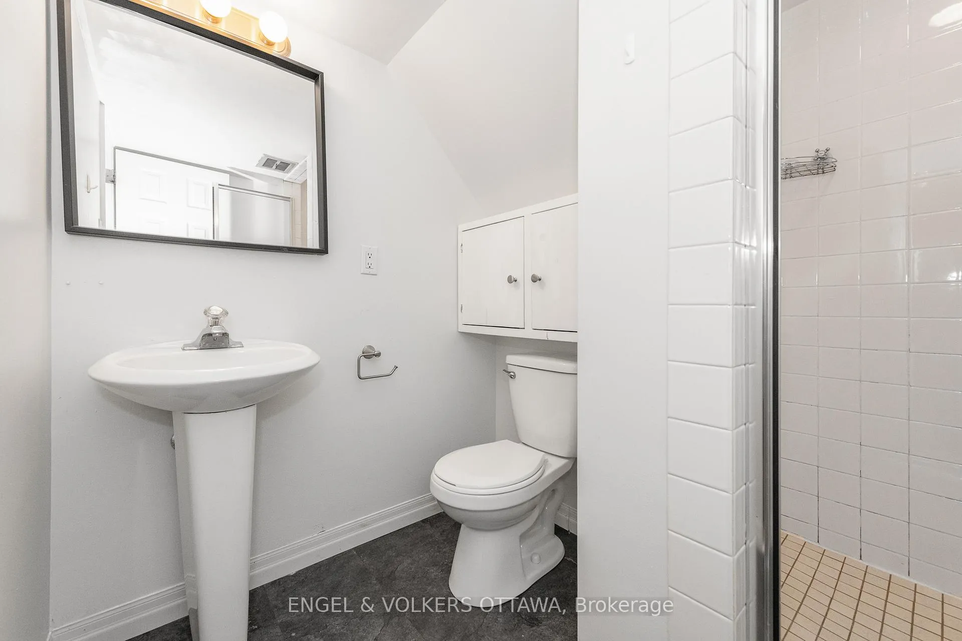 Photo 23 of 75 Woodfield Drive, Ottawa, Tanglewood — HOMEH