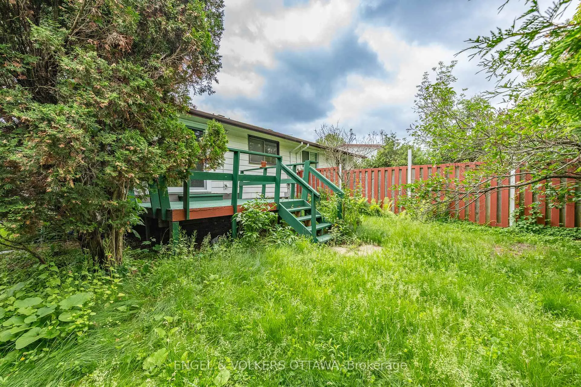 Photo 24 of 75 Woodfield Drive, Ottawa, Tanglewood — HOMEH