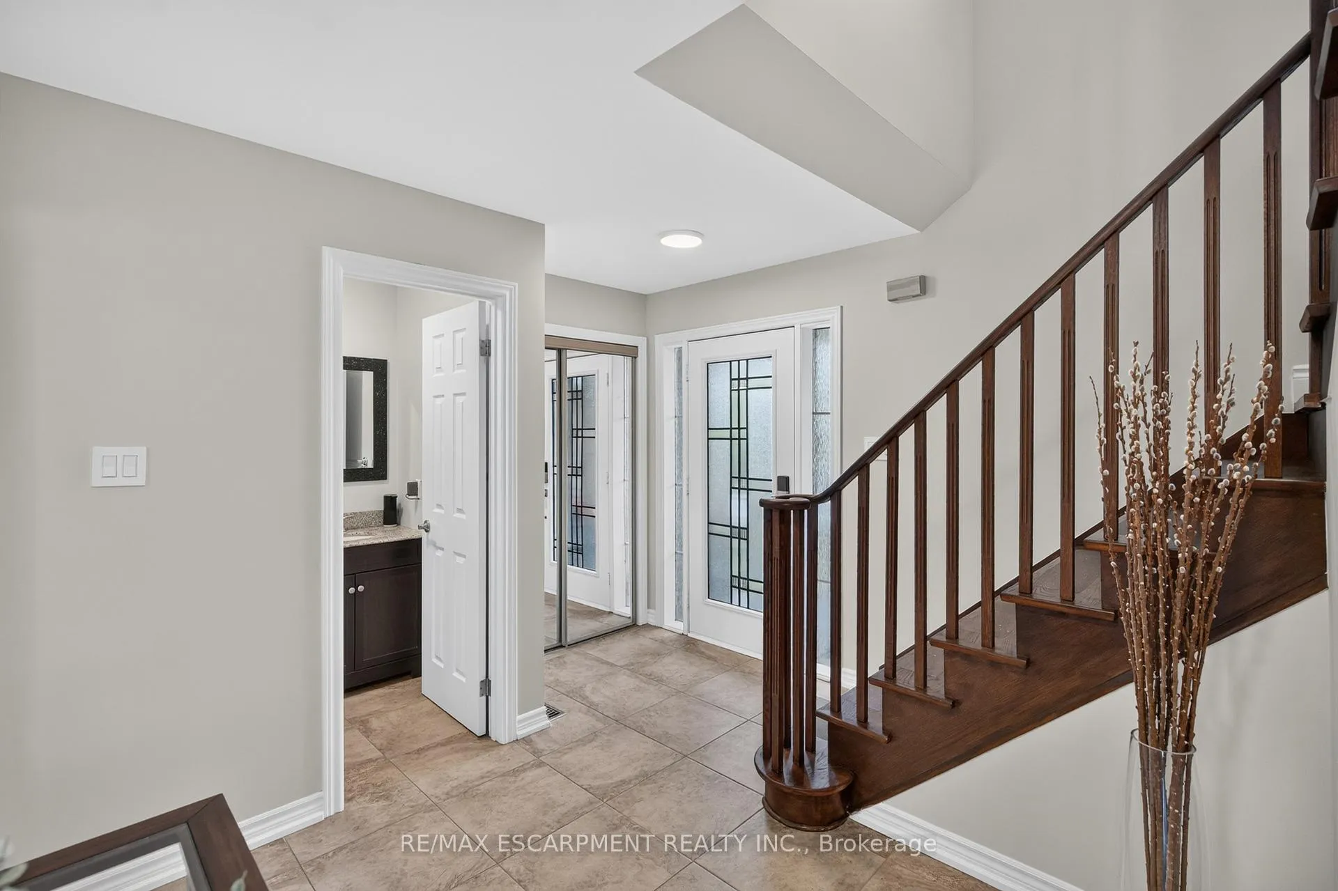 Photo 4 of 119 Boulding Avenue, Hamilton, Waterdown — HOMEH
