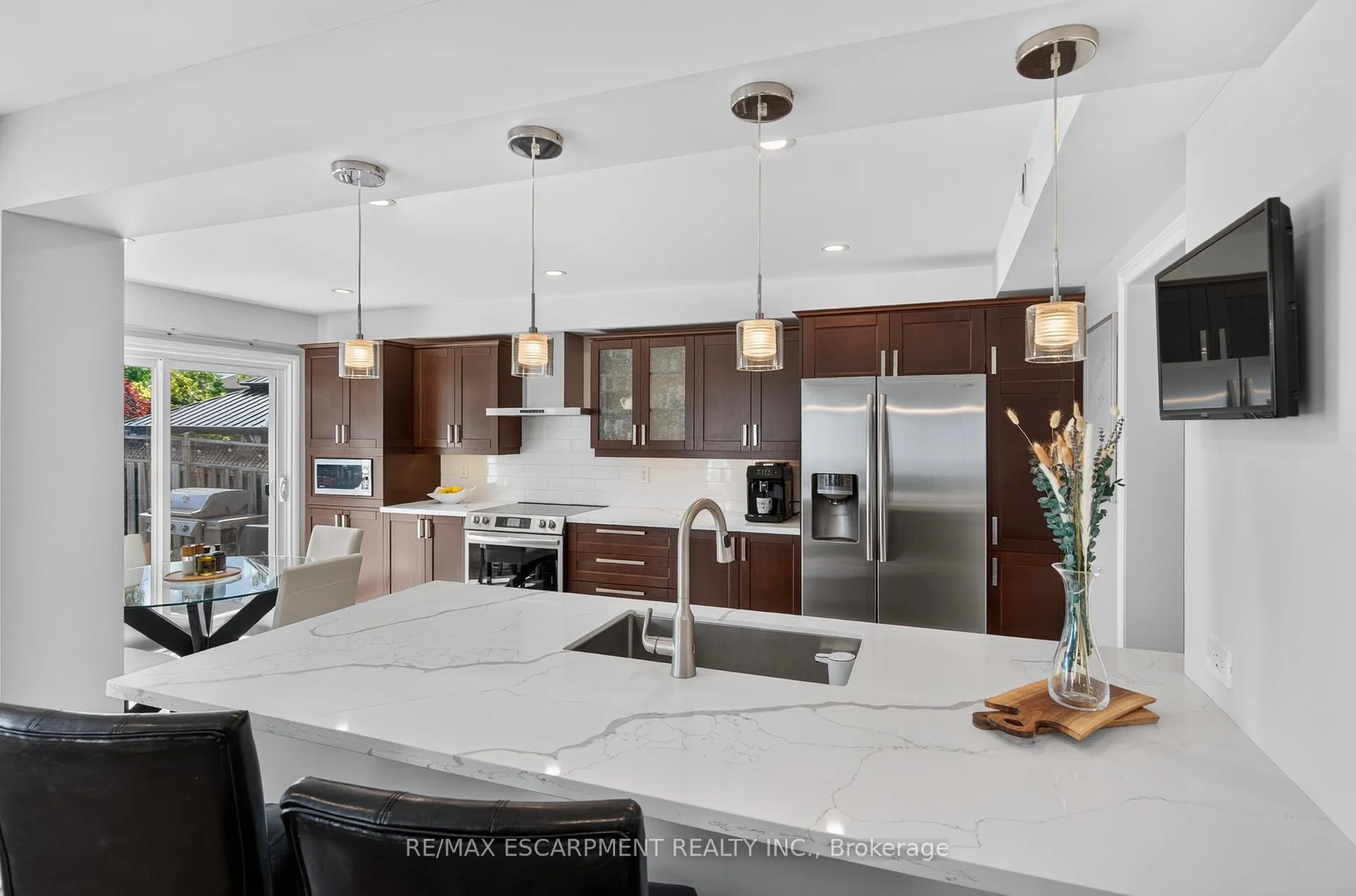 Photo 8 of 119 Boulding Avenue, Hamilton, Waterdown — HOMEH