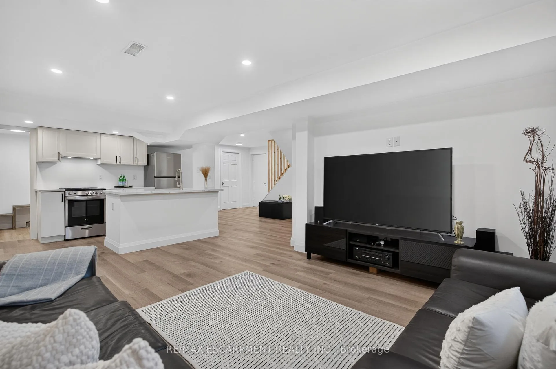 Photo 22 of 119 Boulding Avenue, Hamilton, Waterdown — HOMEH