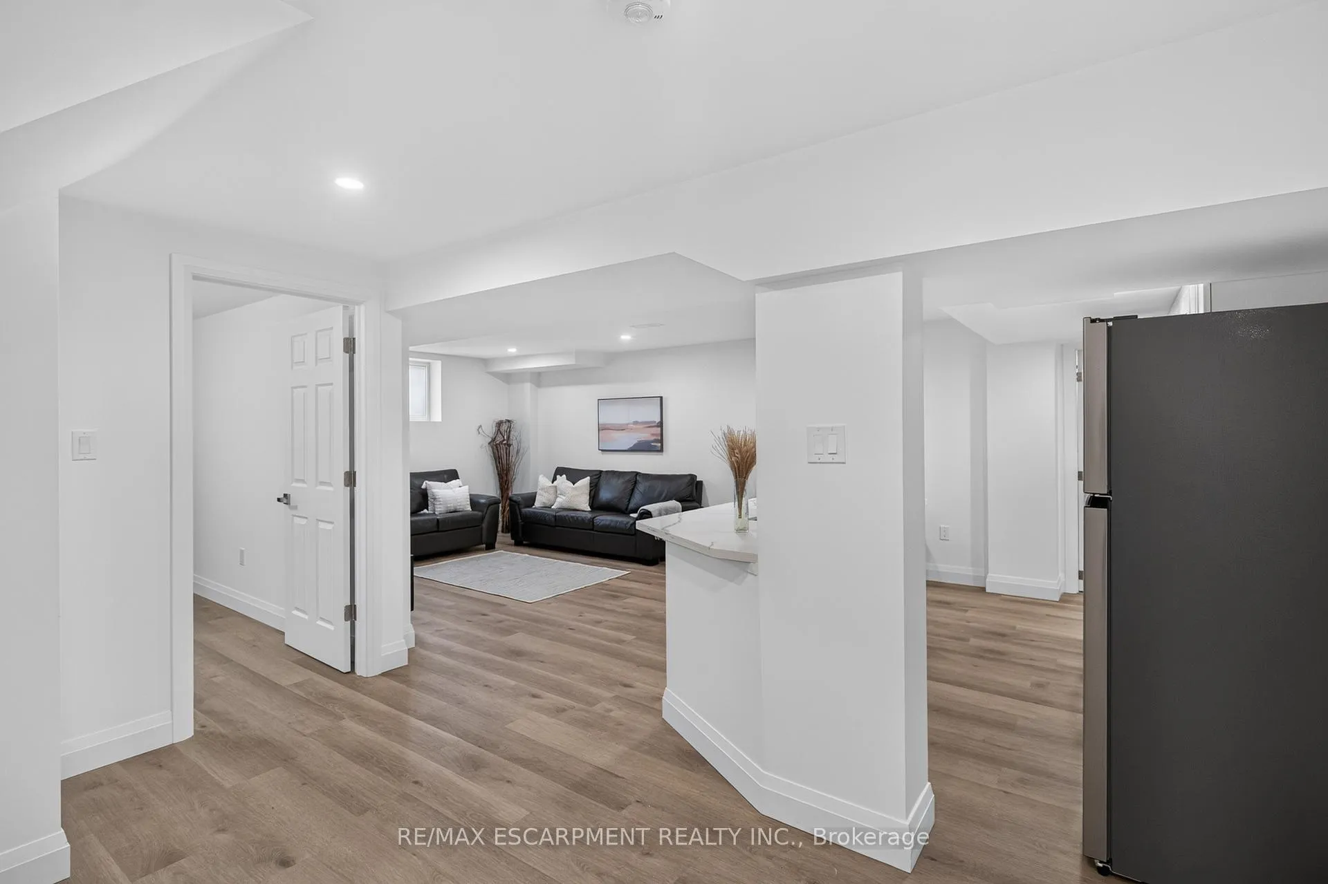 Photo 23 of 119 Boulding Avenue, Hamilton, Waterdown — HOMEH