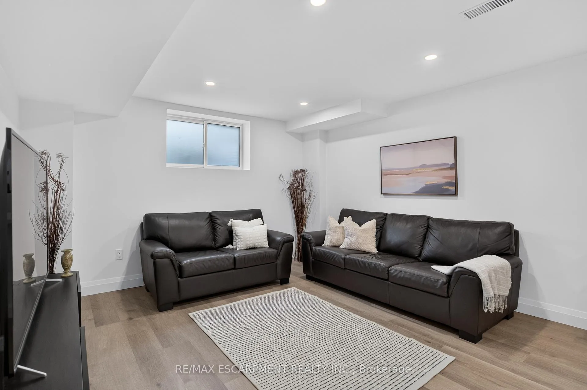 Photo 25 of 119 Boulding Avenue, Hamilton, Waterdown — HOMEH