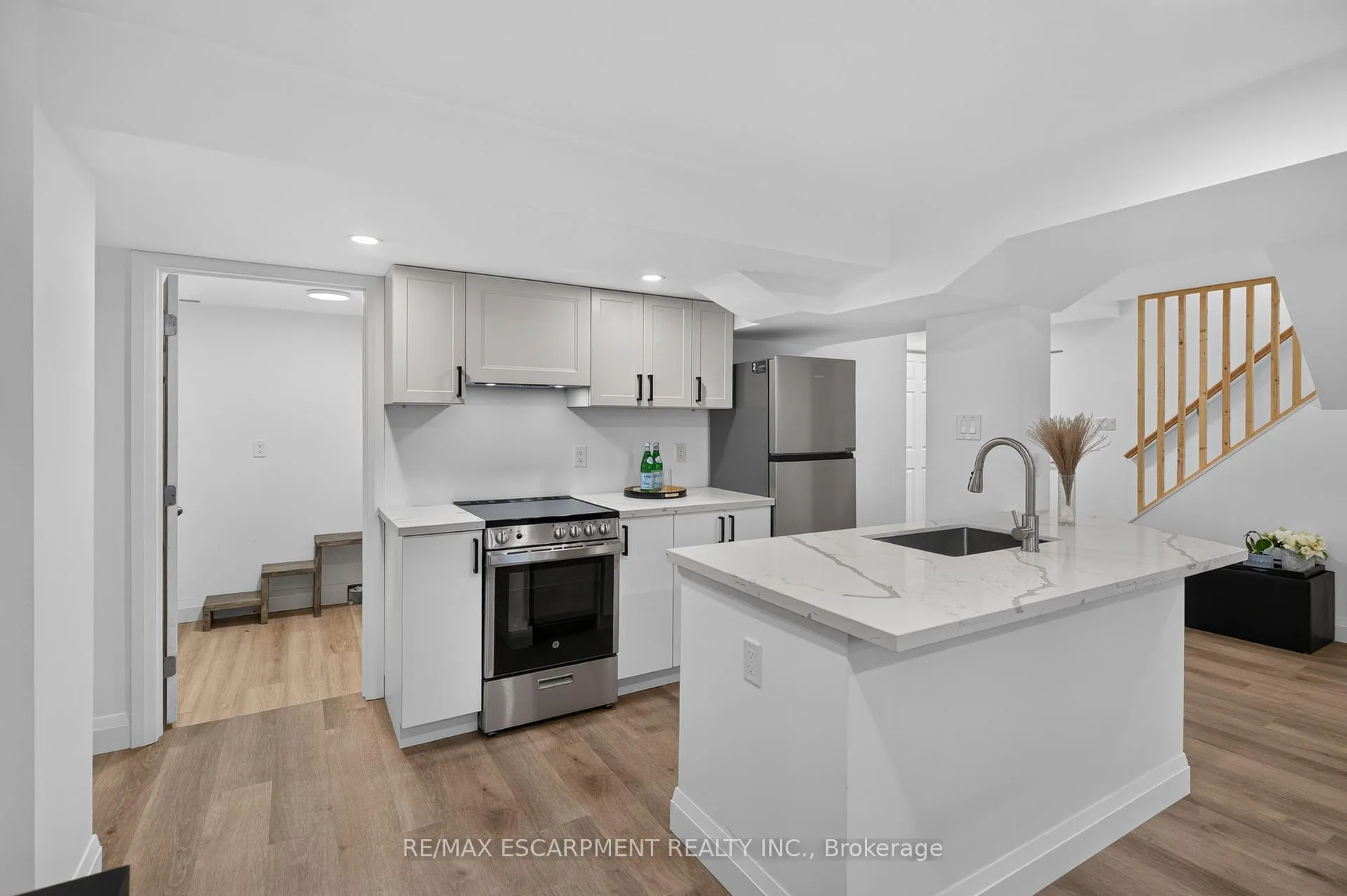 Photo 27 of 119 Boulding Avenue, Hamilton, Waterdown — HOMEH