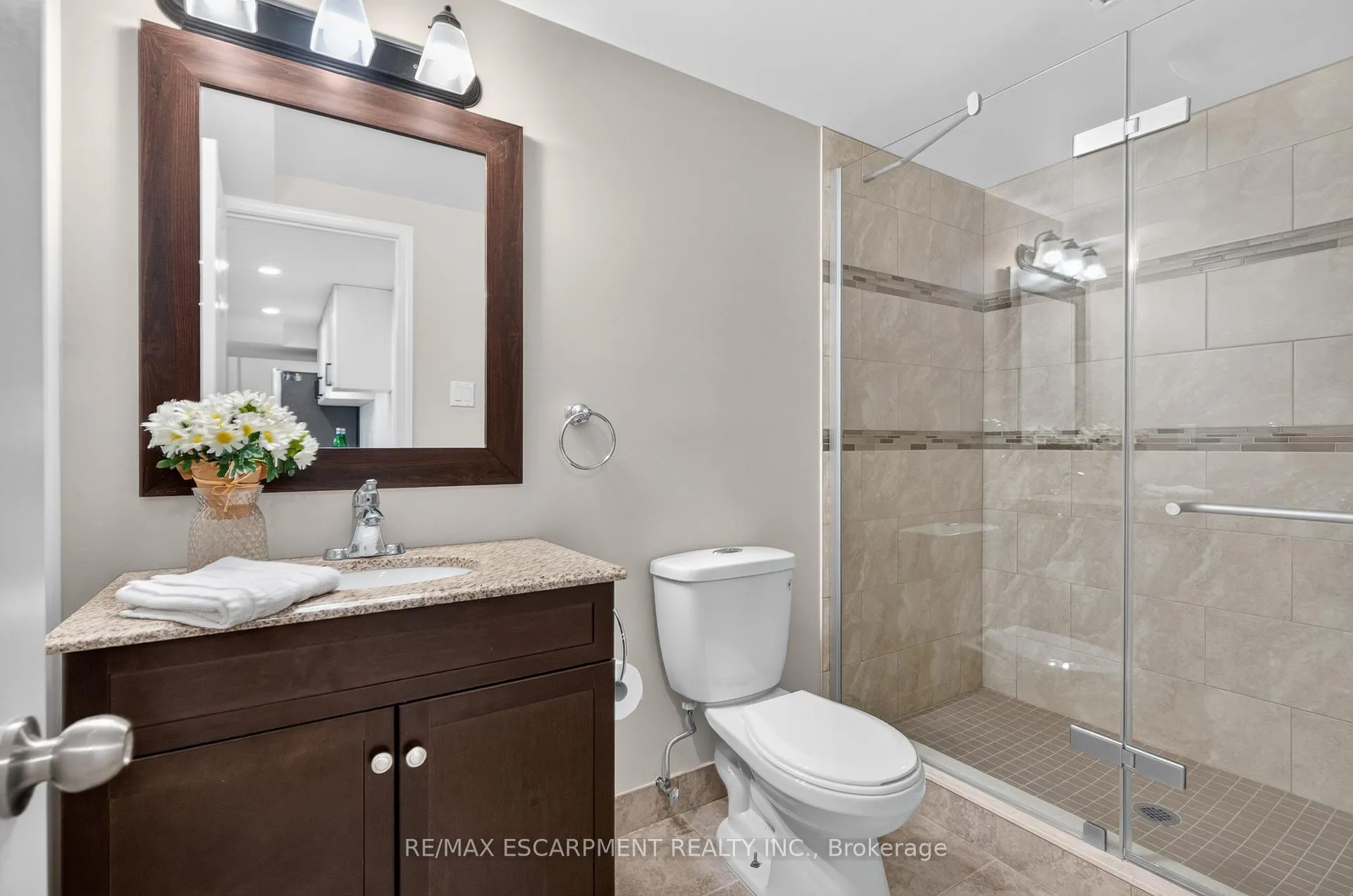 Photo 29 of 119 Boulding Avenue, Hamilton, Waterdown — HOMEH