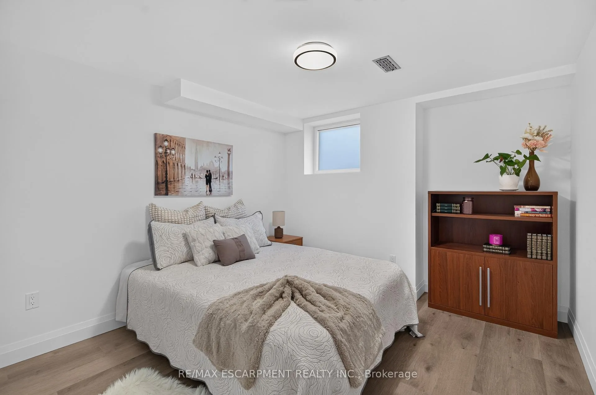 Photo 30 of 119 Boulding Avenue, Hamilton, Waterdown — HOMEH