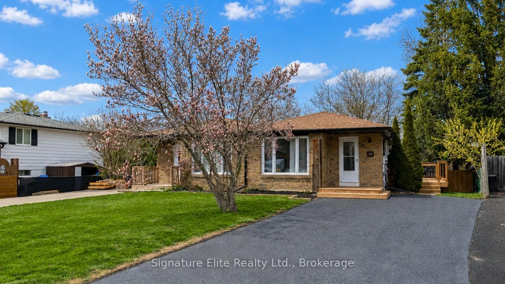 Photo 2 of 40 Smyth Crescent, New Tecumseth, Beeton — HOMEH