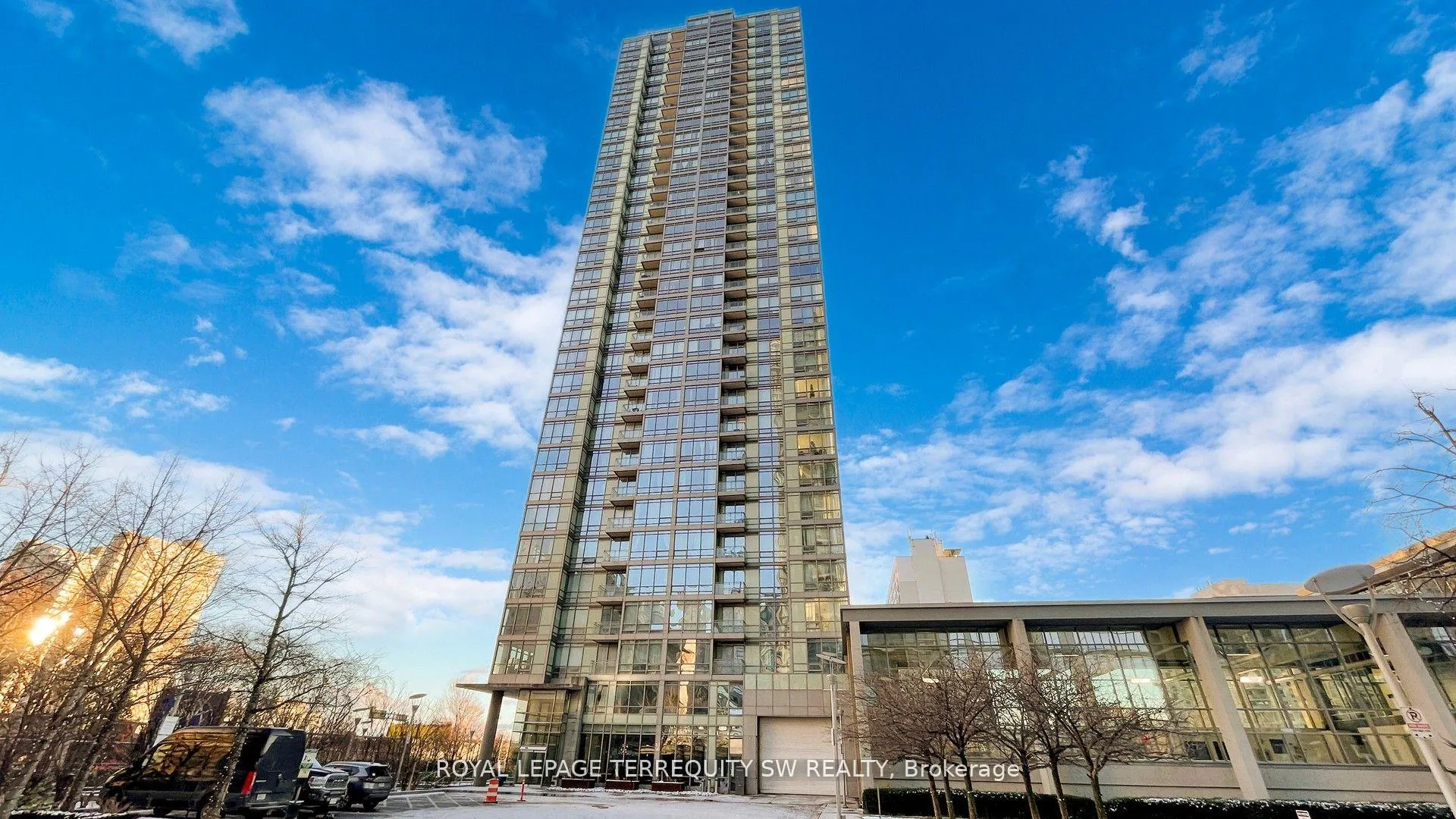 Photo 2 of Unit 3505, 5 Mariner Terrace, Toronto, Waterfront Communities — HOMEH