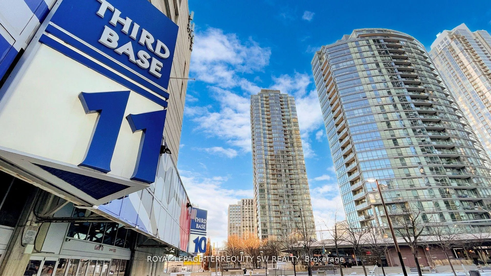 Photo 3 of Unit 3505, 5 Mariner Terrace, Toronto, Waterfront Communities — HOMEH