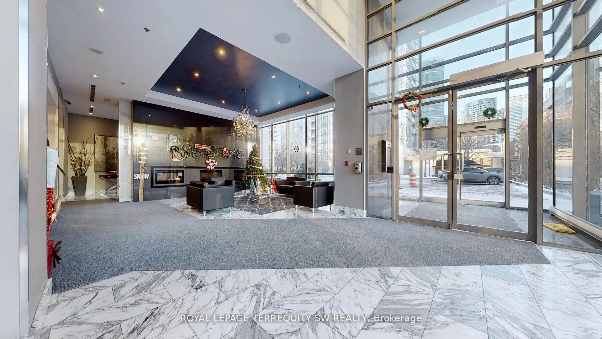 Photo 5 of Unit 3505, 5 Mariner Terrace, Toronto, Waterfront Communities — HOMEH