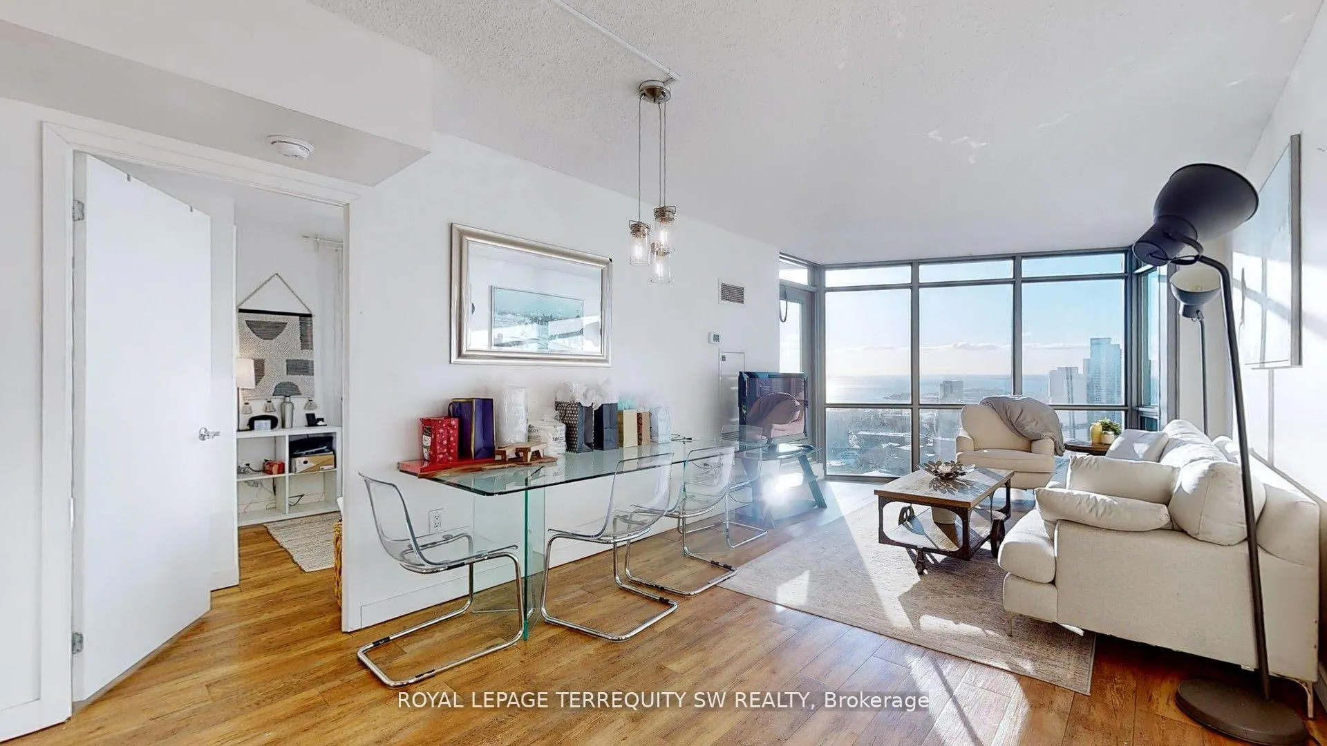 Photo 9 of Unit 3505, 5 Mariner Terrace, Toronto, Waterfront Communities — HOMEH
