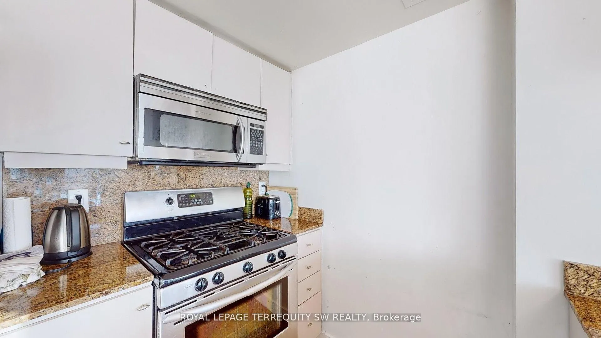 Photo 16 of Unit 3505, 5 Mariner Terrace, Toronto, Waterfront Communities — HOMEH