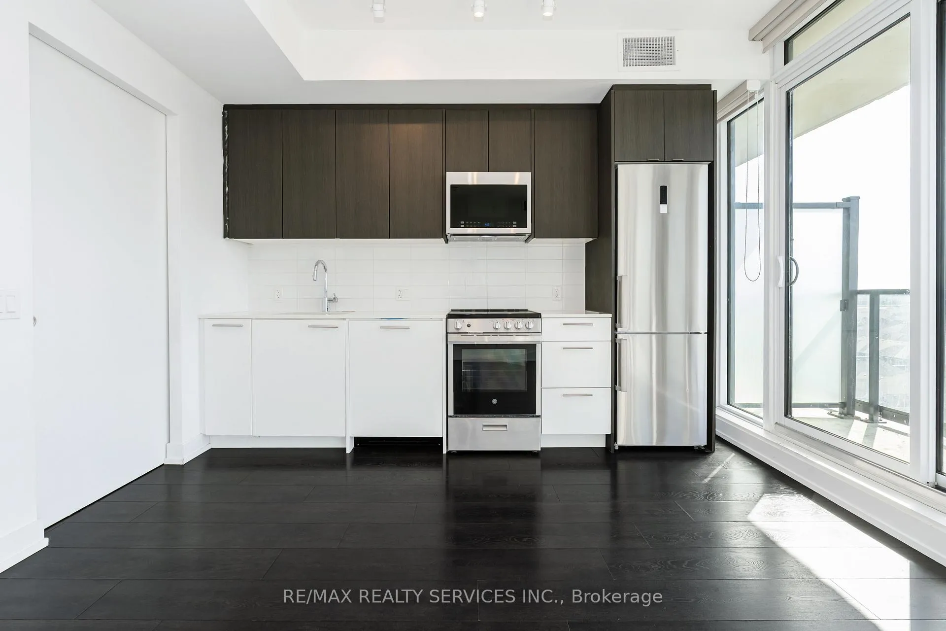 Photo 8 of Unit 909, 225 Veterans Drive, Brampton, Northwest Brampton — HOMEH