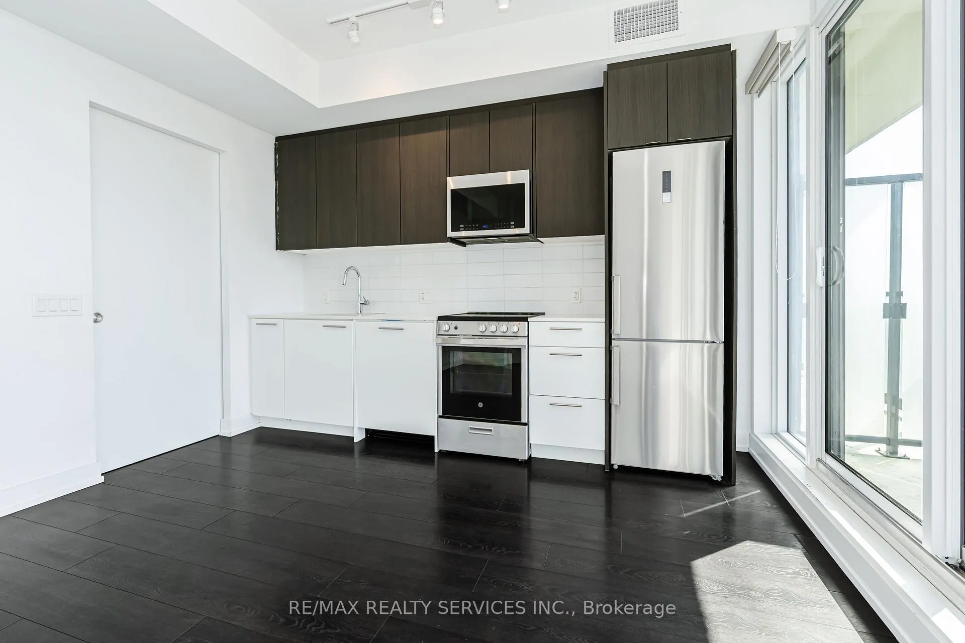 Photo 10 of Unit 909, 225 Veterans Drive, Brampton, Northwest Brampton — HOMEH