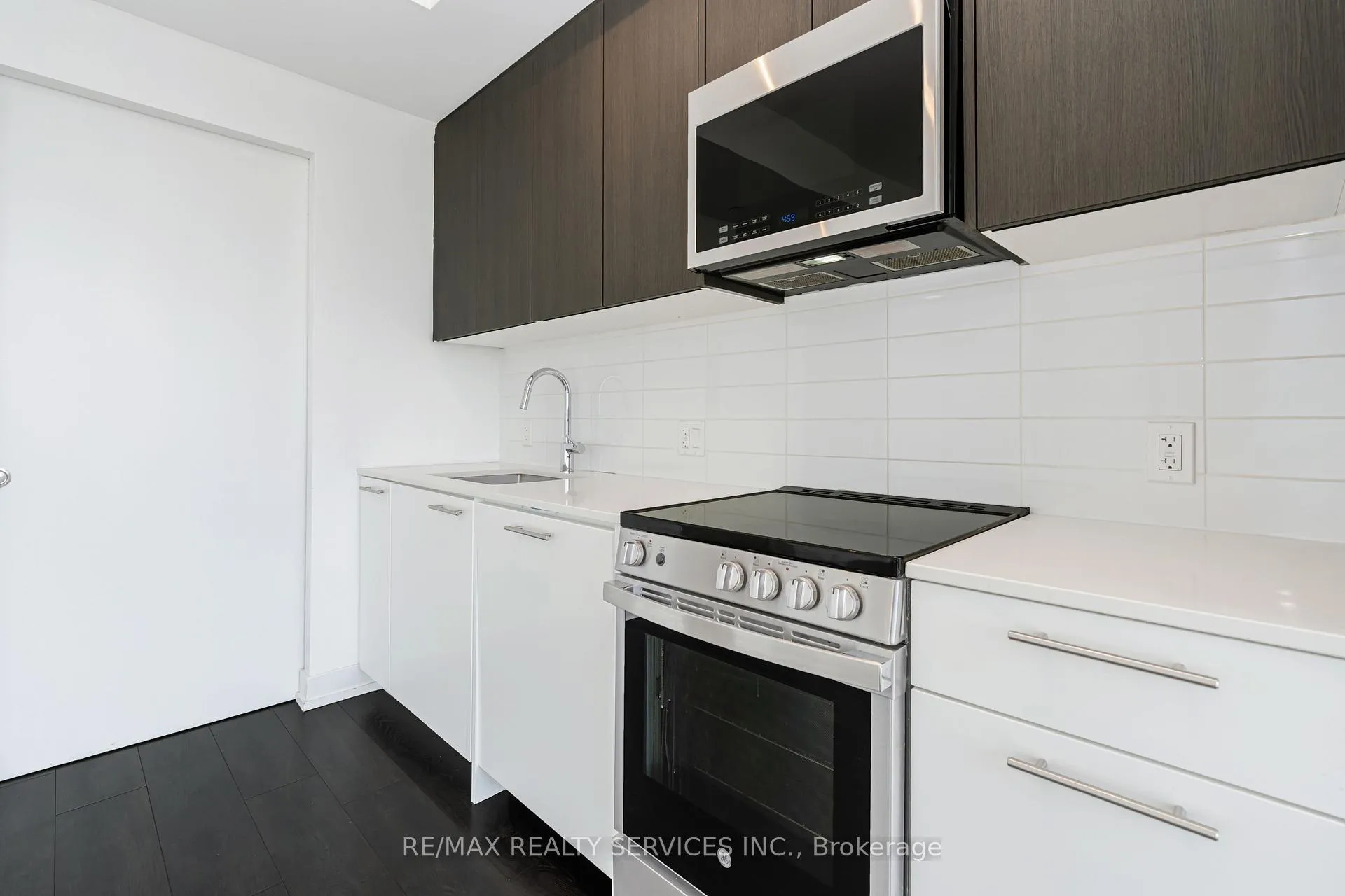 Photo 12 of Unit 909, 225 Veterans Drive, Brampton, Northwest Brampton — HOMEH