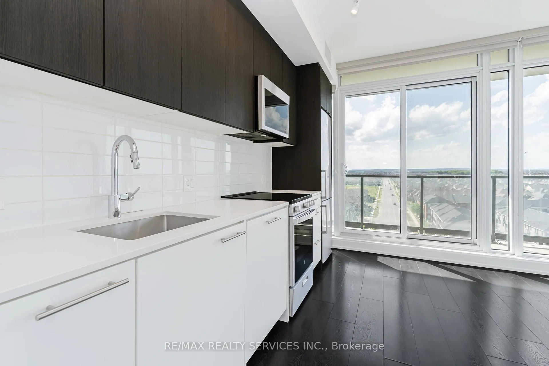 Photo 13 of Unit 909, 225 Veterans Drive, Brampton, Northwest Brampton — HOMEH