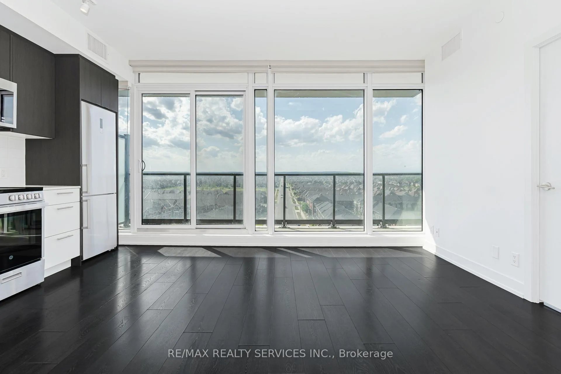 Photo 16 of Unit 909, 225 Veterans Drive, Brampton, Northwest Brampton — HOMEH