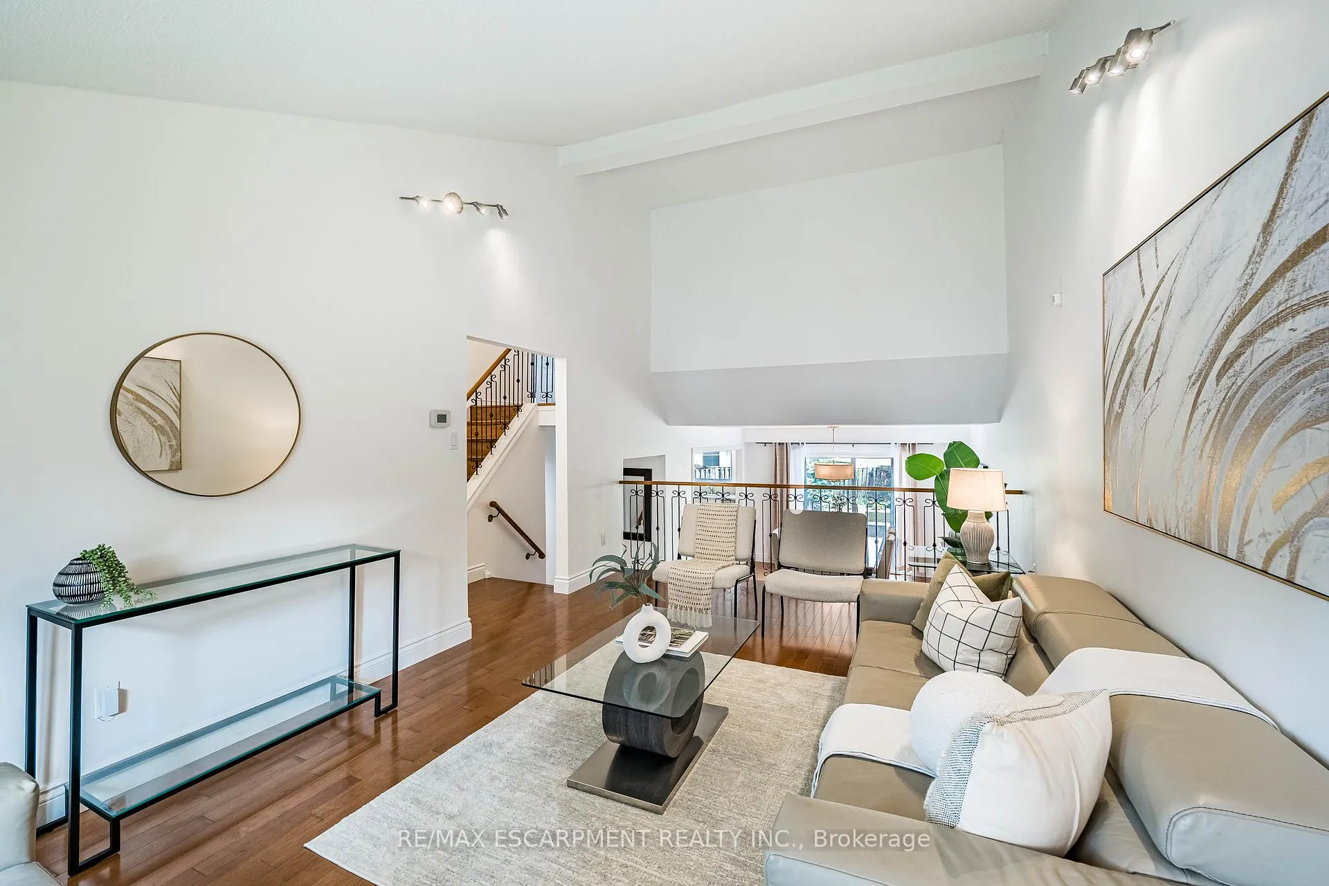 Photo 5 of 16 Ackrow Court, Etobicoke, Eringate-Centennial-West Deane — HOMEH