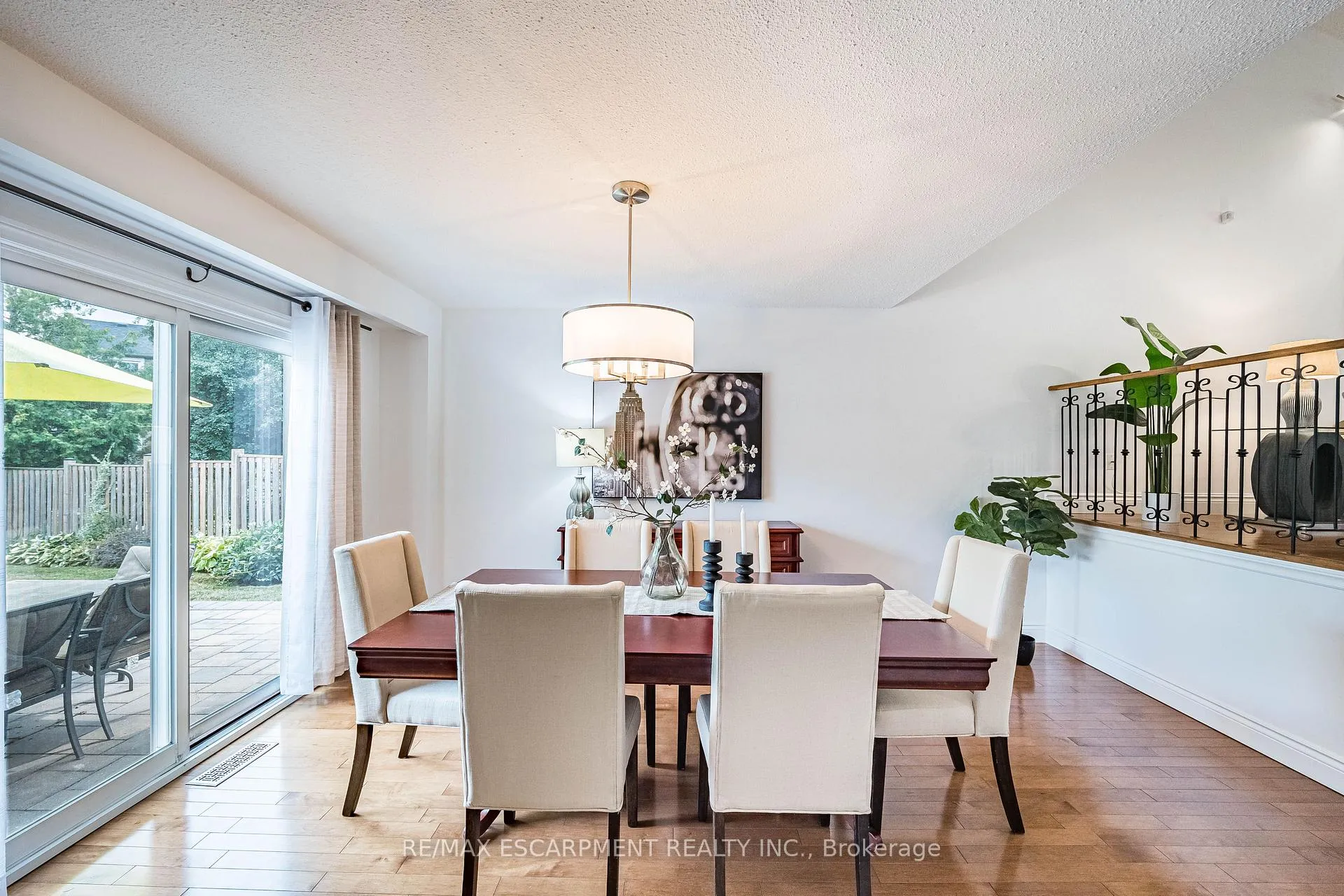 Photo 7 of 16 Ackrow Court, Etobicoke, Eringate-Centennial-West Deane — HOMEH