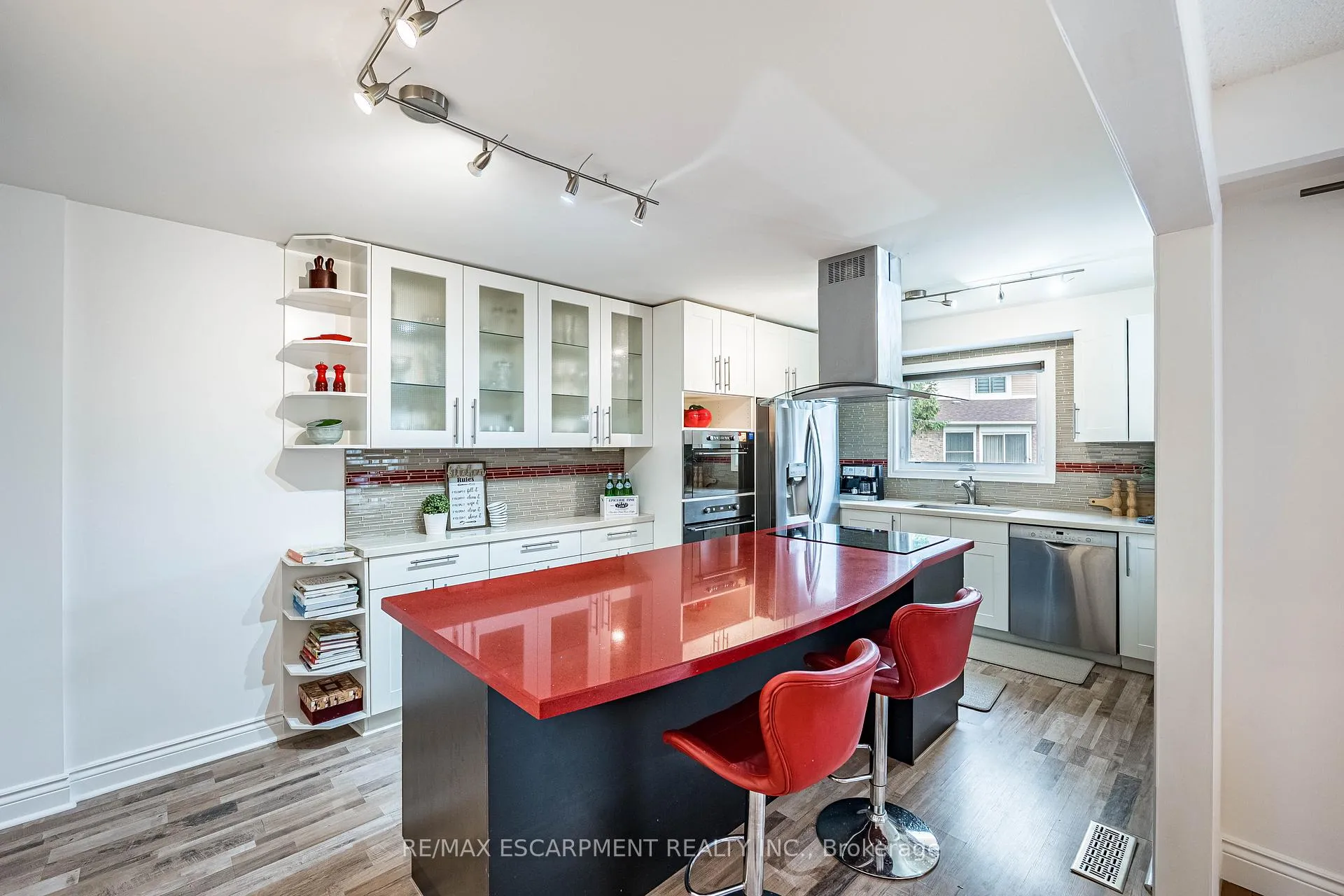 Photo 9 of 16 Ackrow Court, Etobicoke, Eringate-Centennial-West Deane — HOMEH