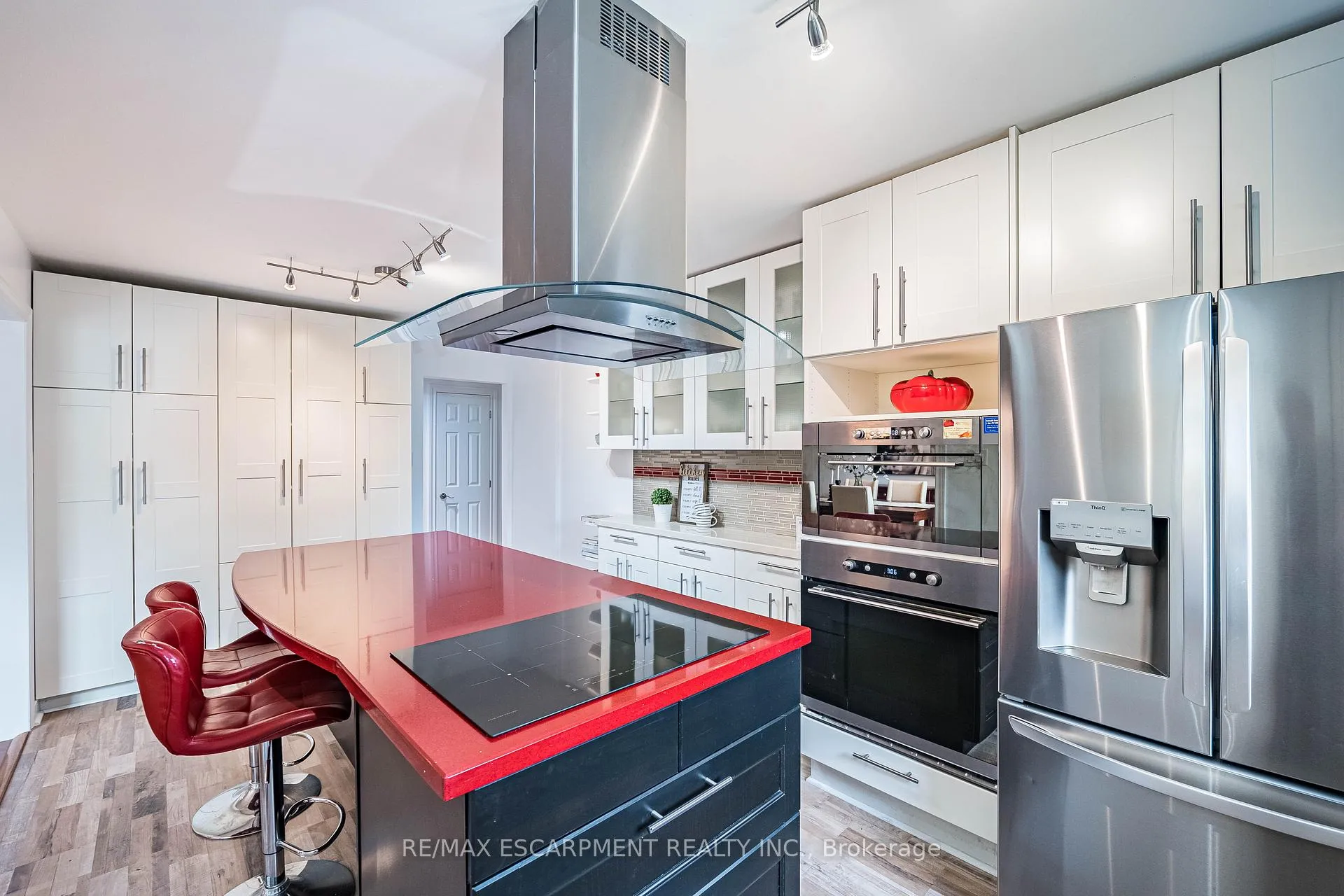 Photo 10 of 16 Ackrow Court, Etobicoke, Eringate-Centennial-West Deane — HOMEH