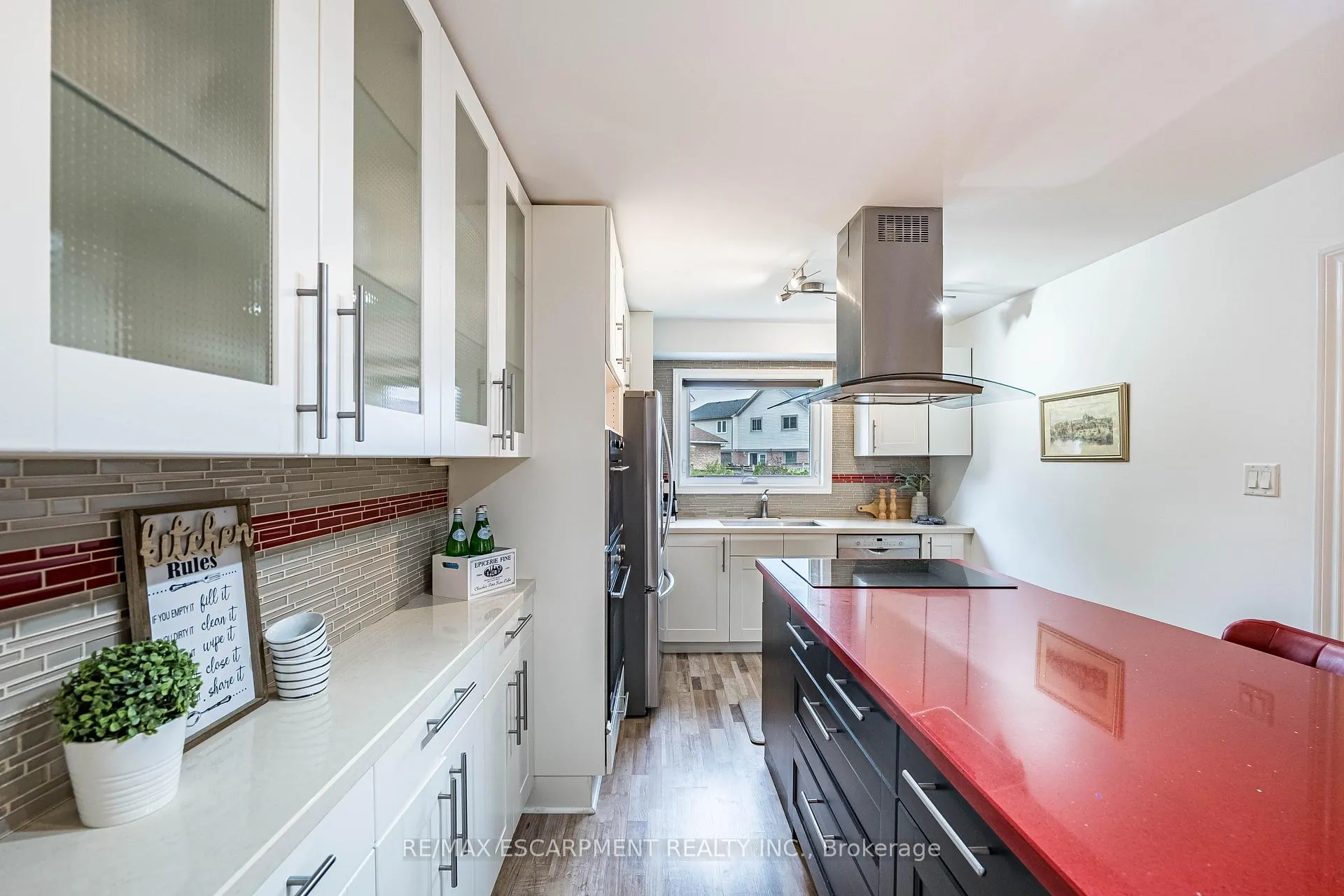 Photo 11 of 16 Ackrow Court, Etobicoke, Eringate-Centennial-West Deane — HOMEH