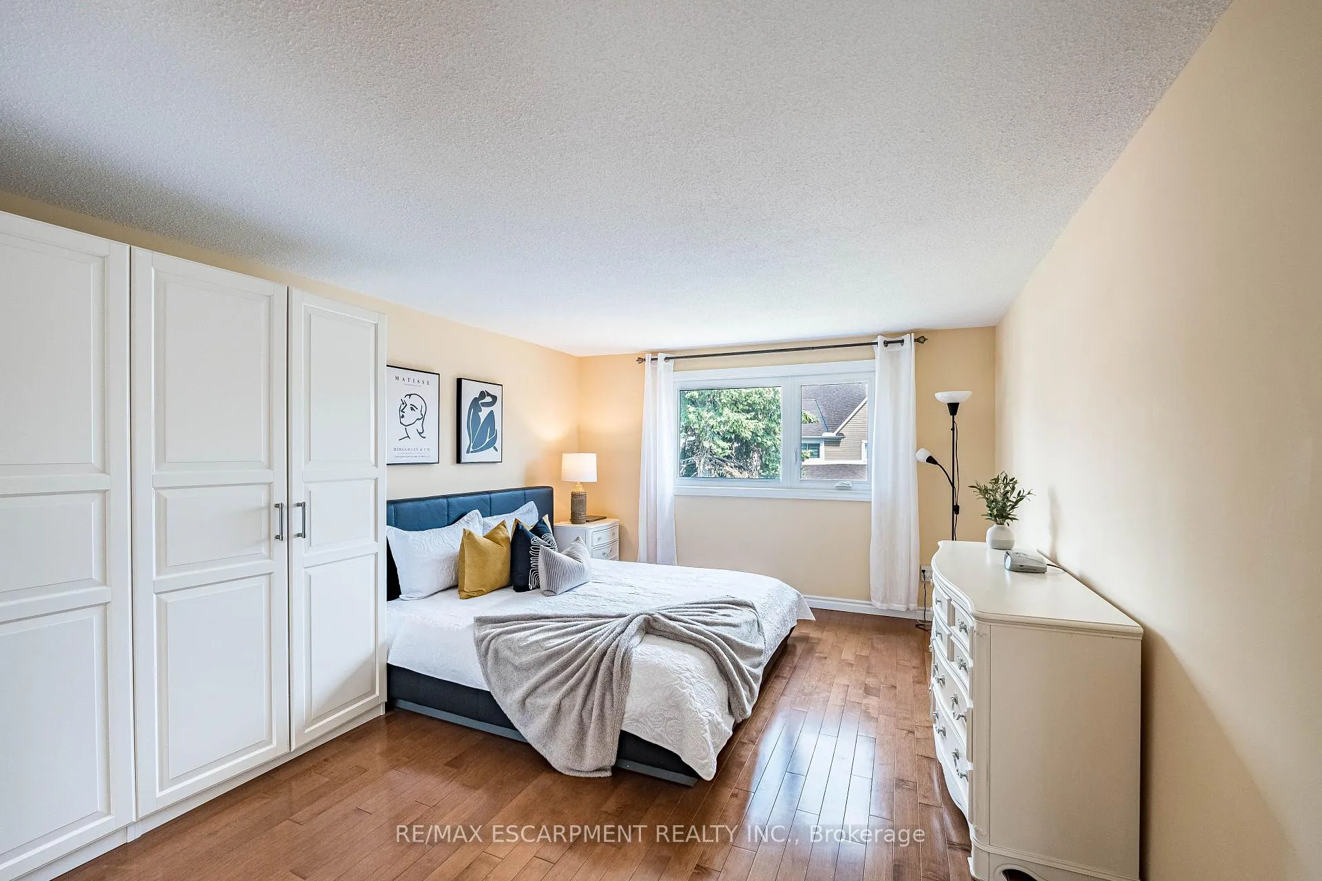 Photo 17 of 16 Ackrow Court, Etobicoke, Eringate-Centennial-West Deane — HOMEH