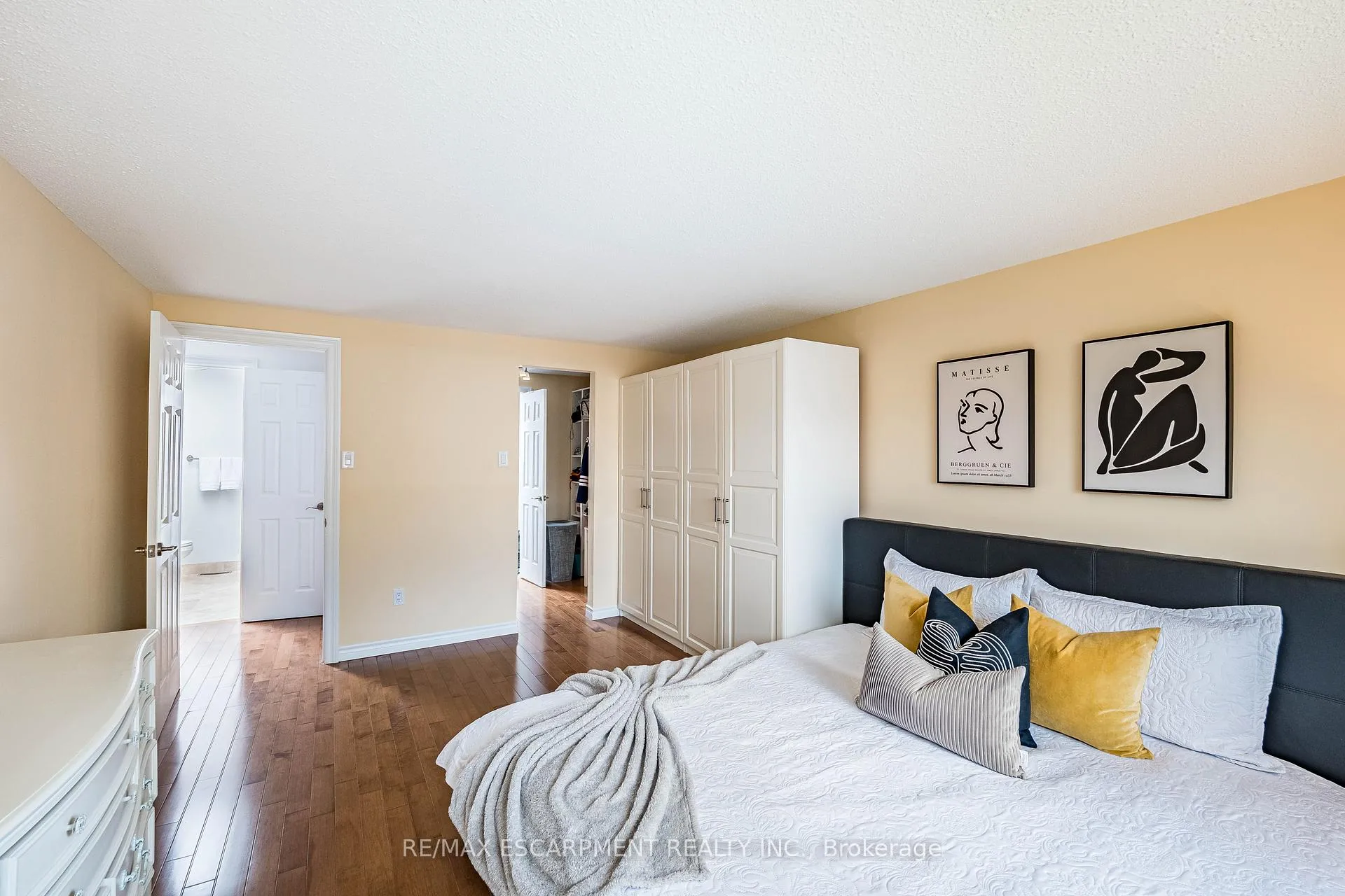 Photo 18 of 16 Ackrow Court, Etobicoke, Eringate-Centennial-West Deane — HOMEH