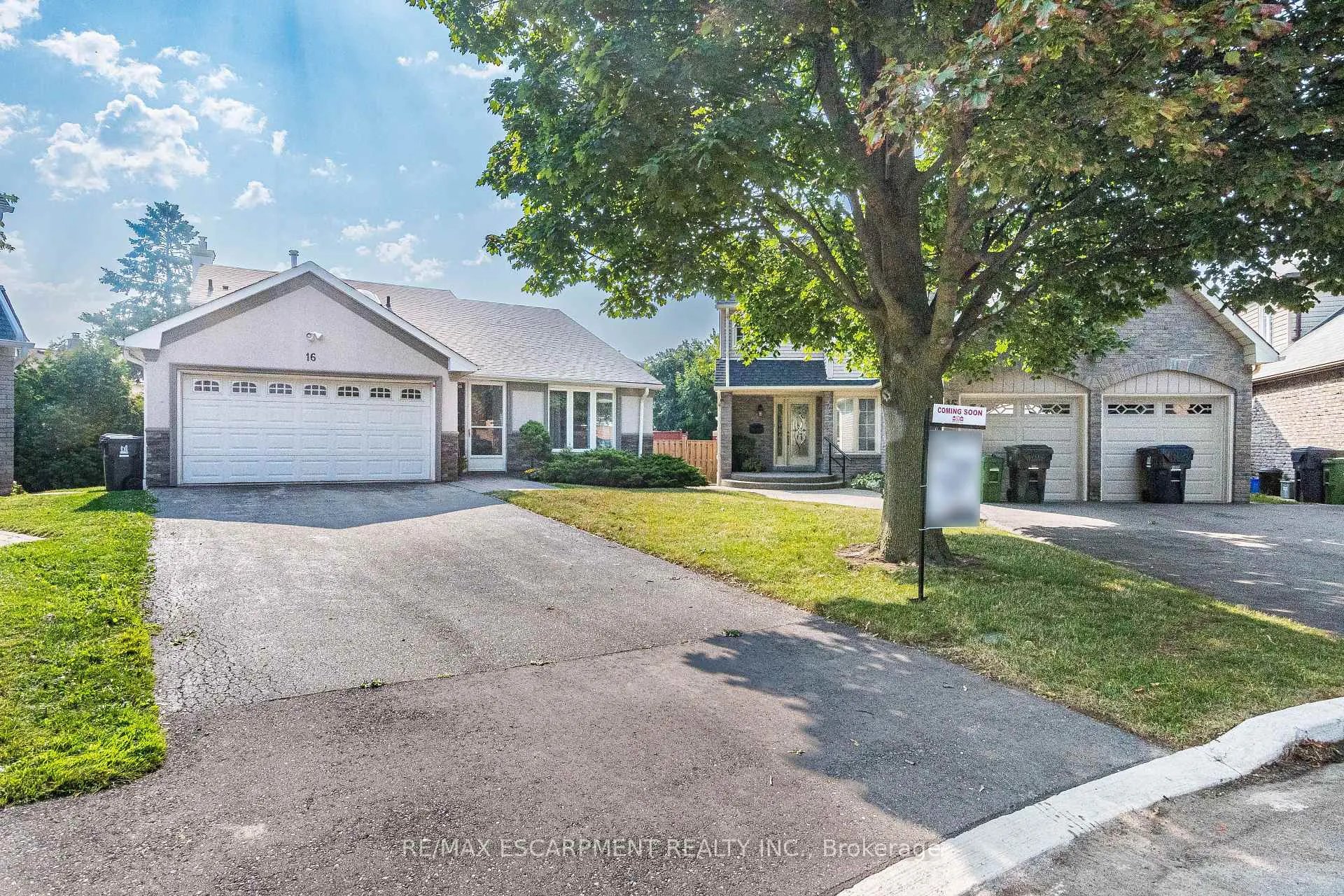 Photo 30 of 16 Ackrow Court, Etobicoke, Eringate-Centennial-West Deane — HOMEH