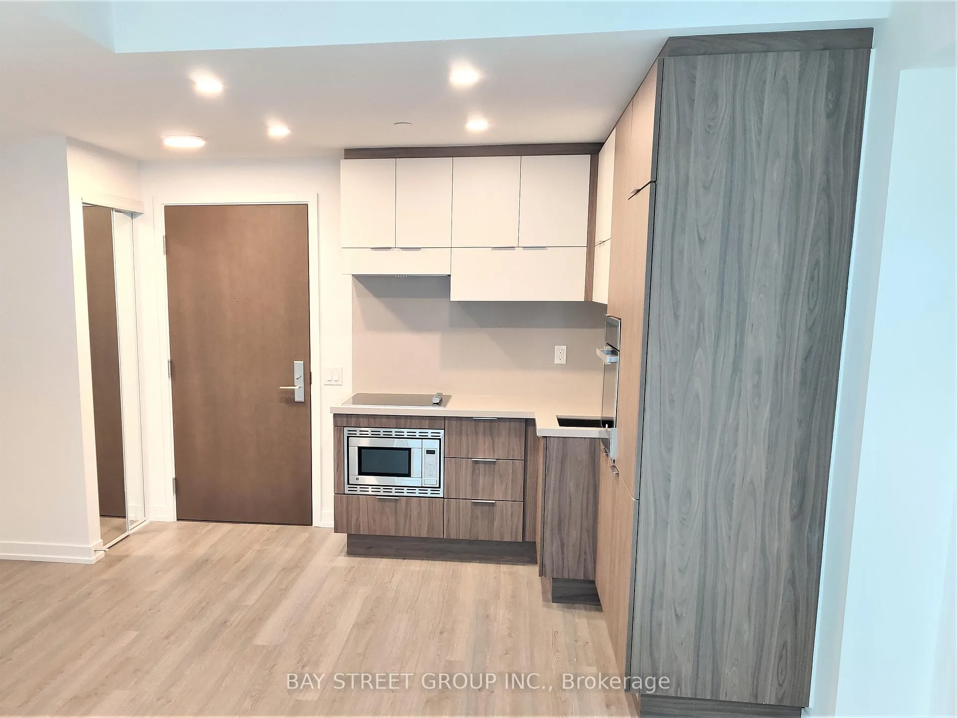 Photo 3 of Unit 2807, 39 Roehampton Avenue, Toronto, Mount Pleasant West — HOMEH