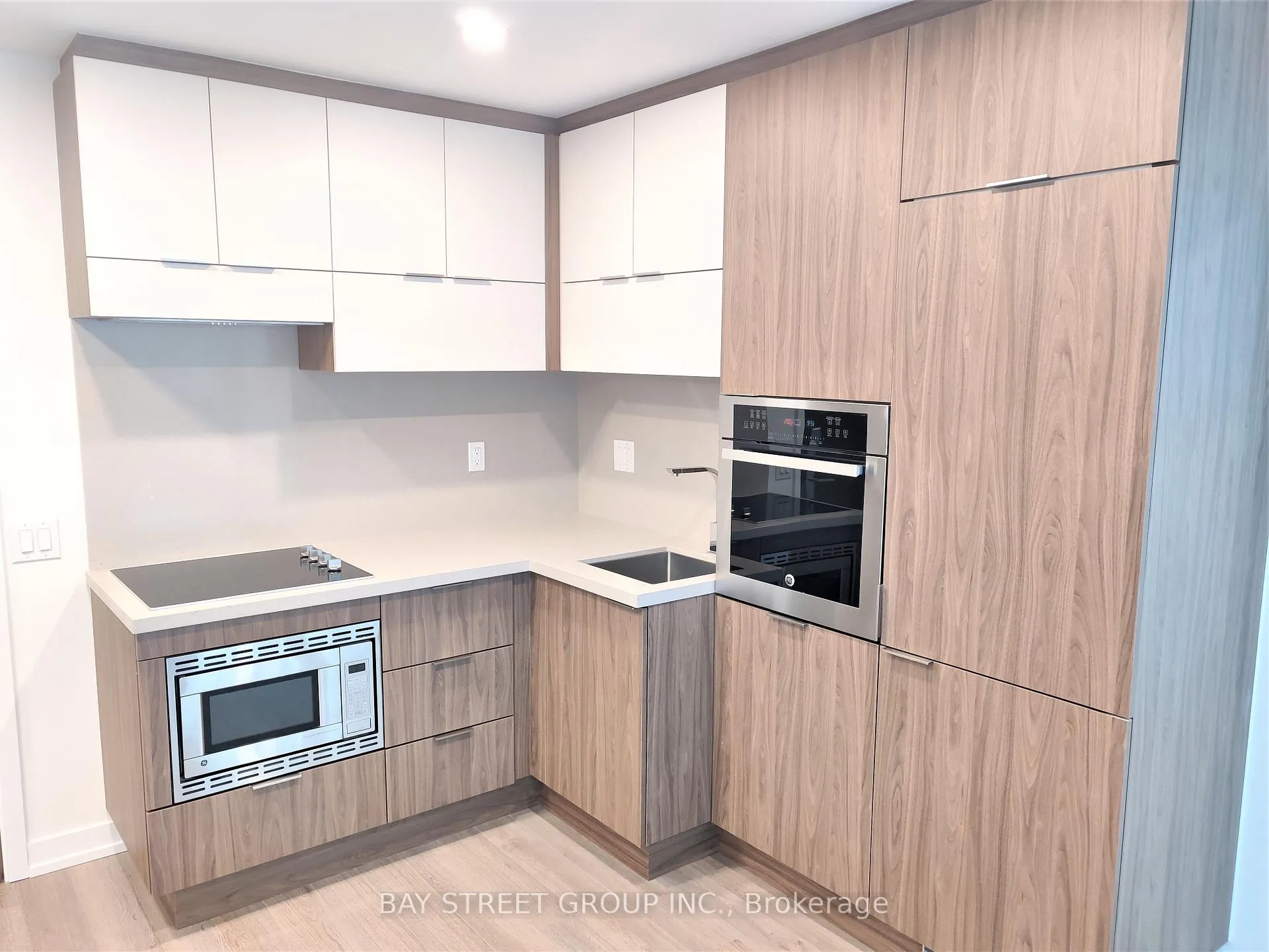 Photo 4 of Unit 2807, 39 Roehampton Avenue, Toronto, Mount Pleasant West — HOMEH