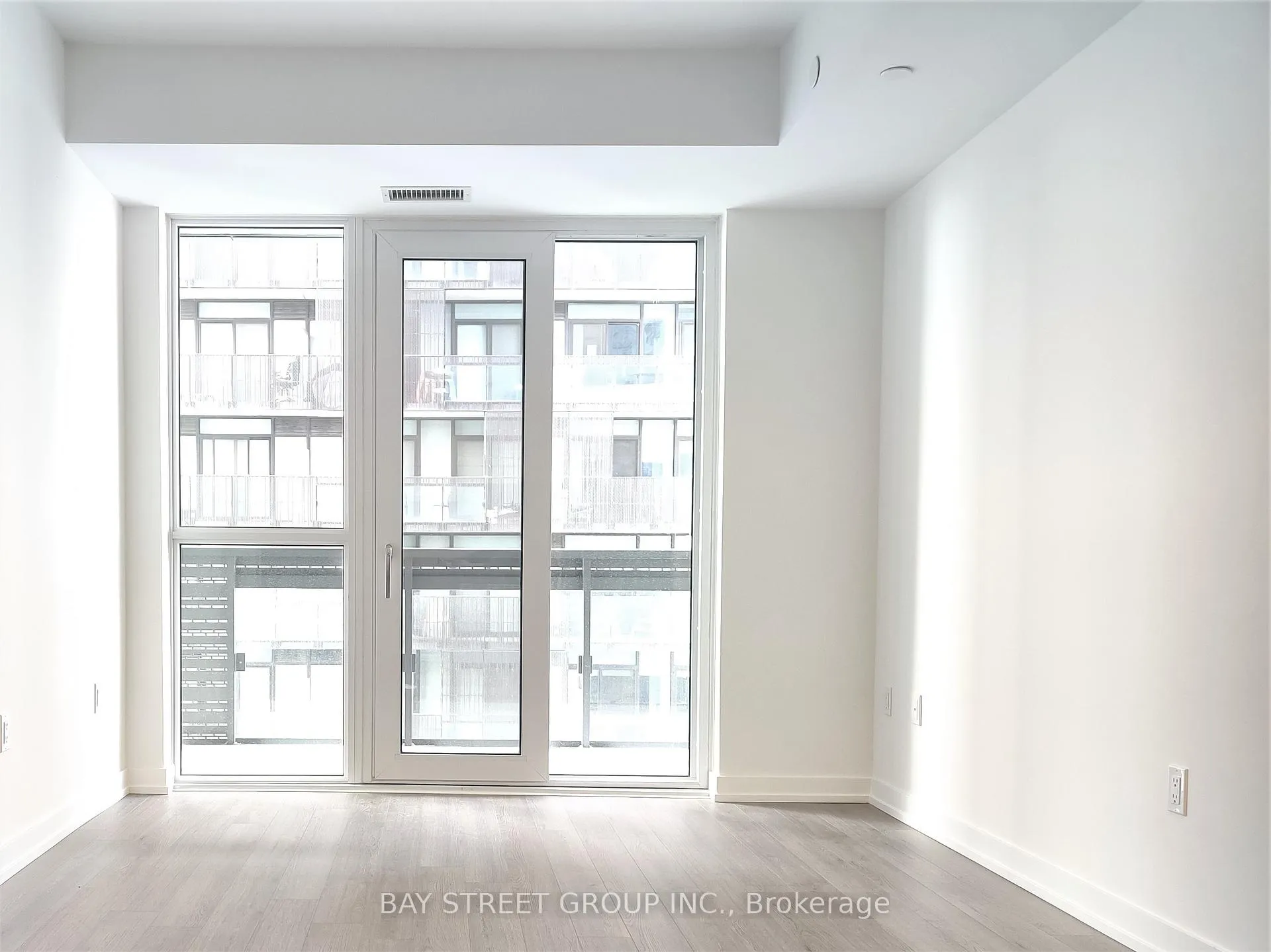 Photo 5 of Unit 2807, 39 Roehampton Avenue, Toronto, Mount Pleasant West — HOMEH