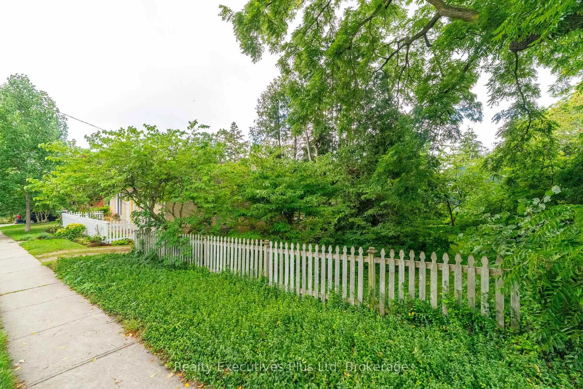 Photo 4 of 59 Hearn Avenue, Guelph, Junction/Onward Willow — HOMEH